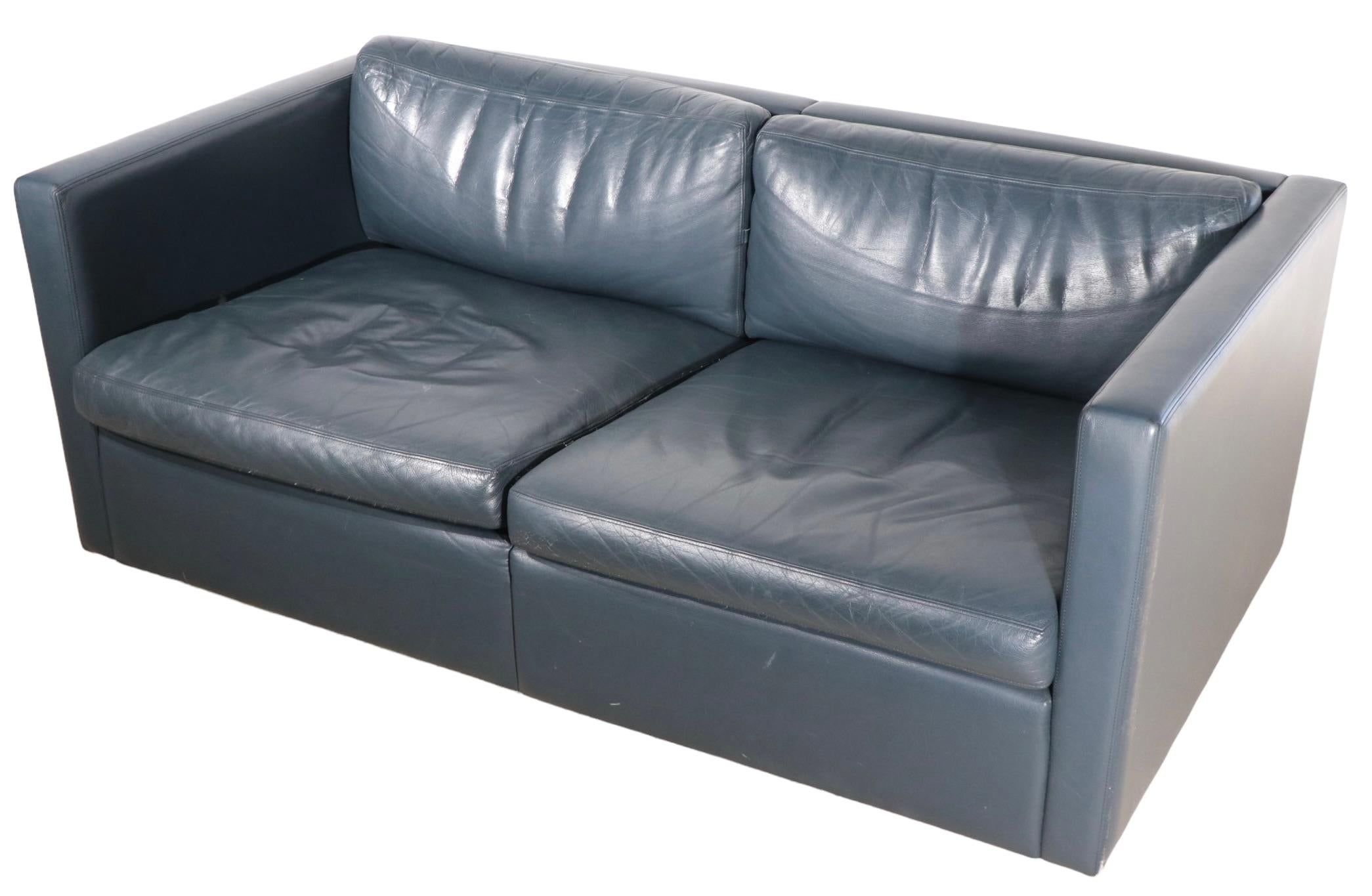 Loveseat-Sofa aus Leder im Lederschachtelstil von Charles Pfister für Knoll im Angebot 1