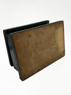 Caja de piel con herrajes en forma de "H" de Hermès París, Francia, ca. 1970