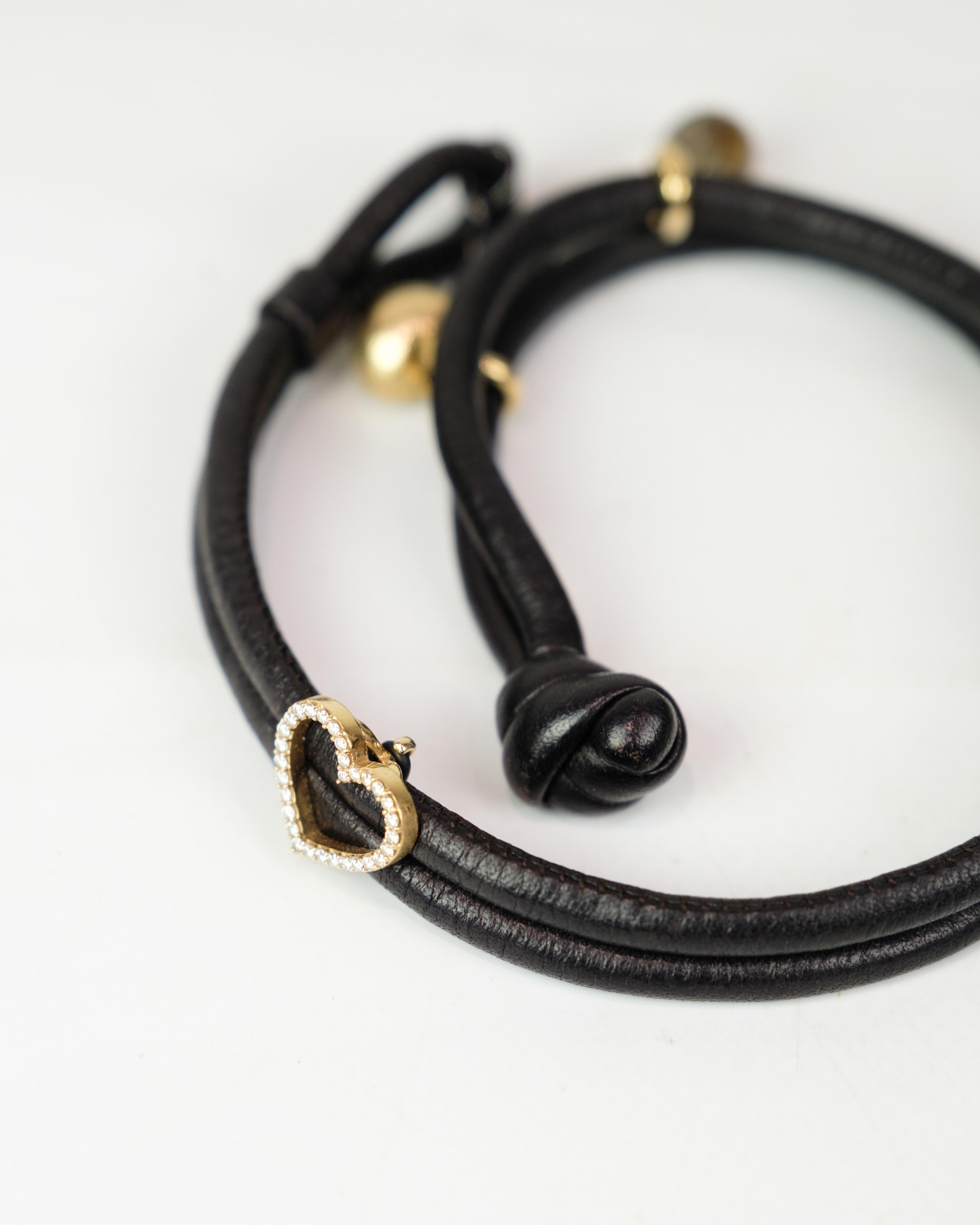 Bracciale in pelle in oro 18 carati con diamanti e 4 charme di Ole Lynggaard in vendita 3