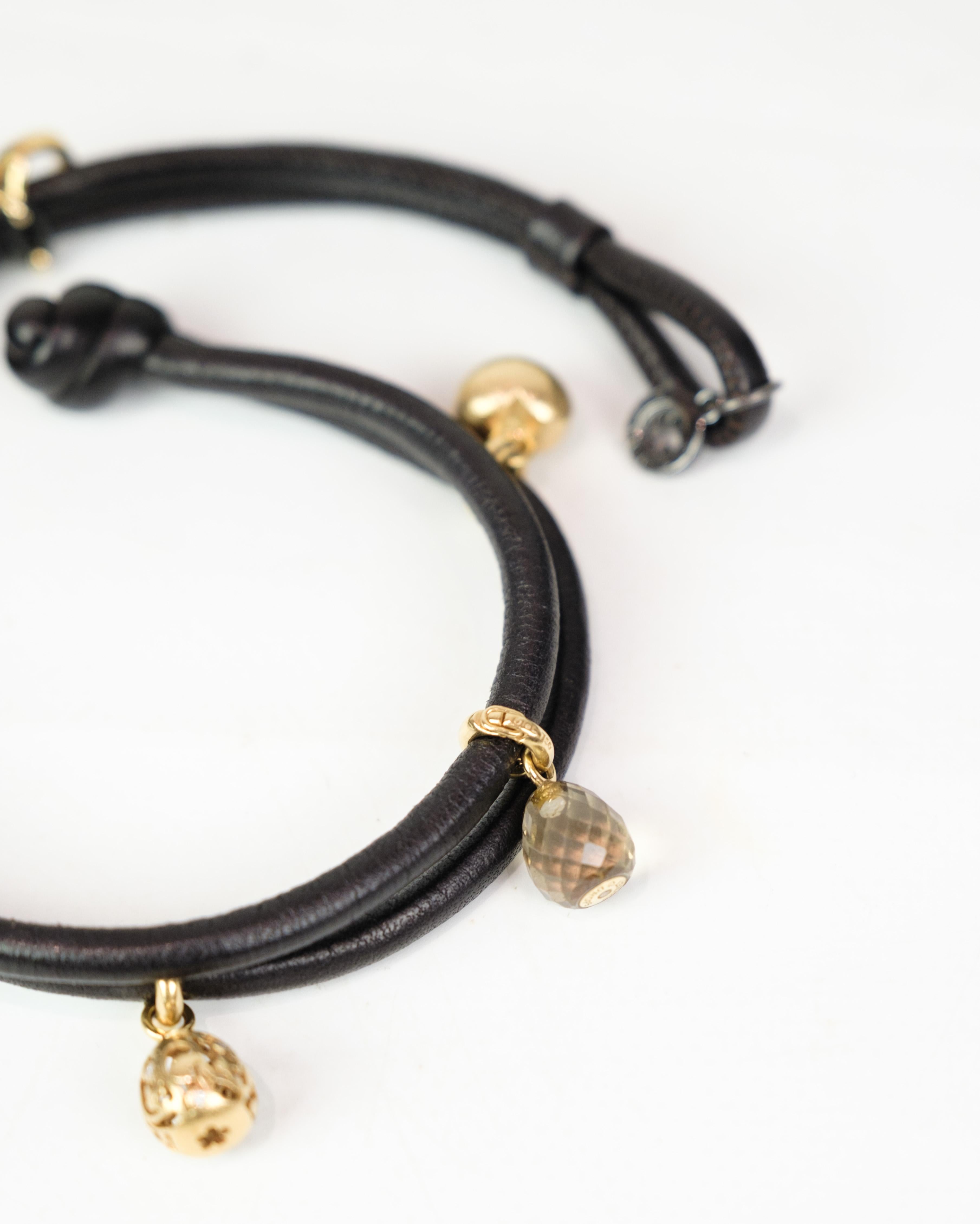 Bracciale in pelle in oro 18 carati con diamanti e 4 charme di Ole Lynggaard in vendita 5