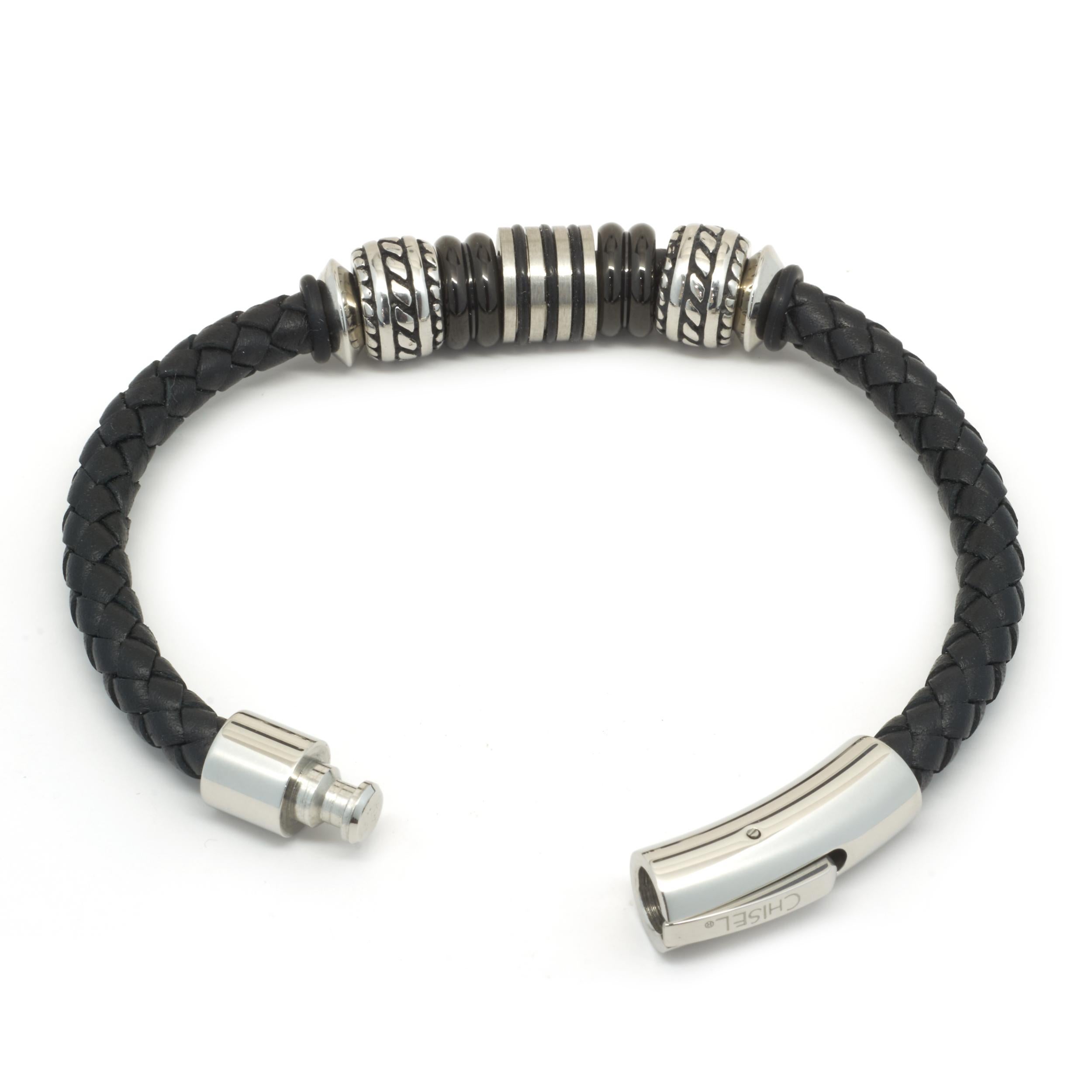 Leather Bracelet with Sterling Silver Stations In Excellent Condition For Sale In Scottsdale, AZ