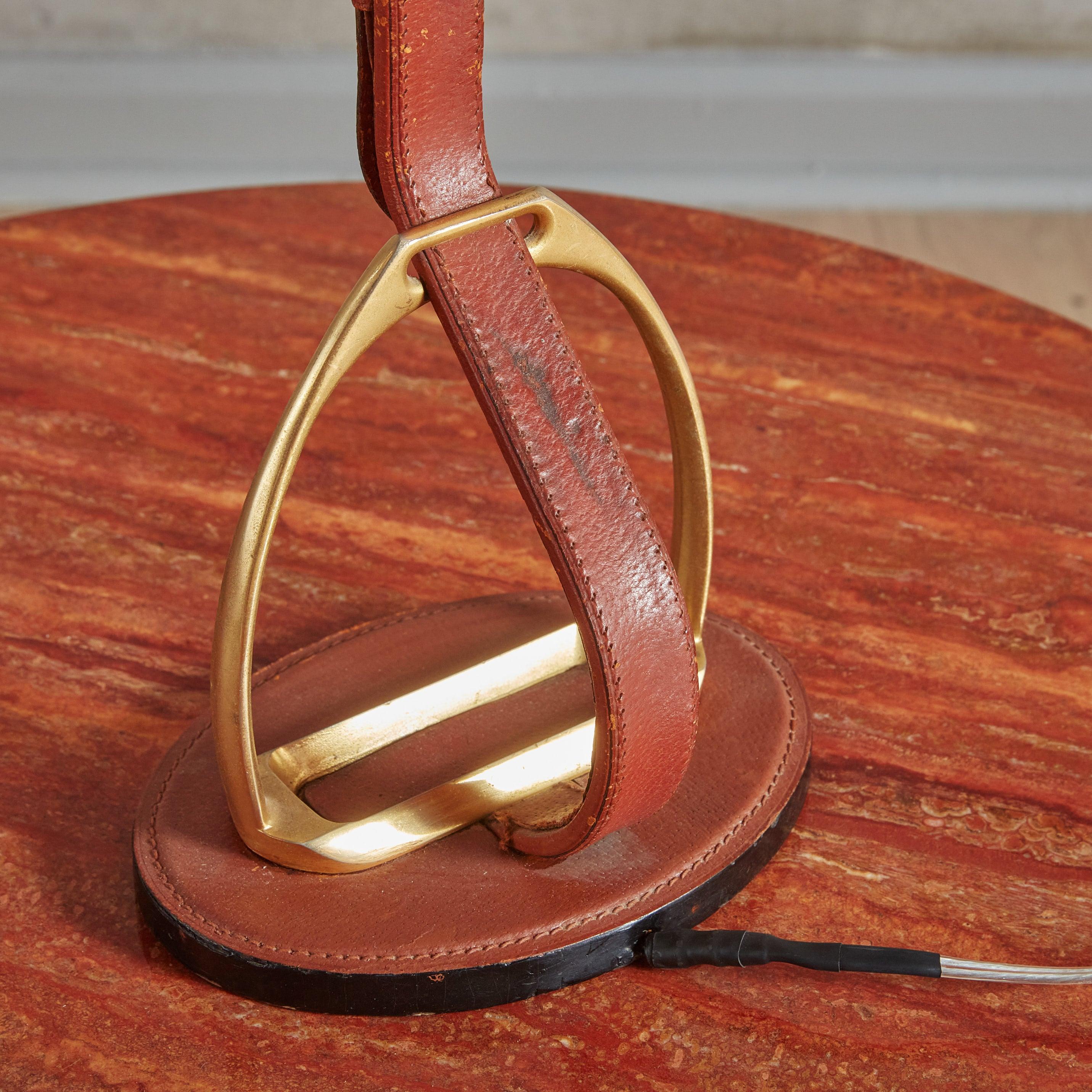 Tischlampe aus Leder + Messing von Longchamp, Frankreich 1950er Jahre (Französisch) im Angebot