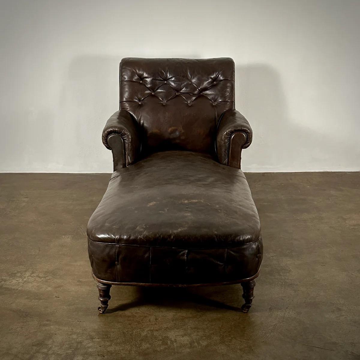 Leather Buttoned Daybed For Sale 3