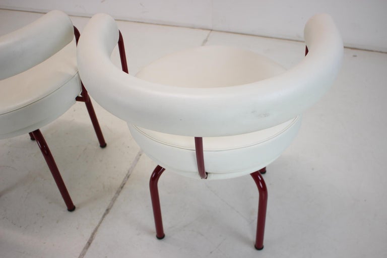 Poltrona girevole Cassina in pelle LC7 di Le Corbusier, Perriand