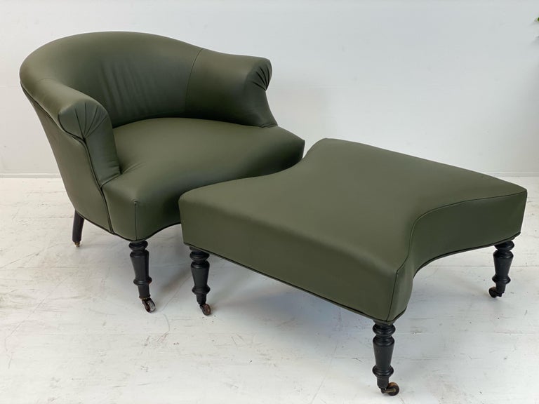 Vintage Green Leather Chair and Pouf For Sale 5