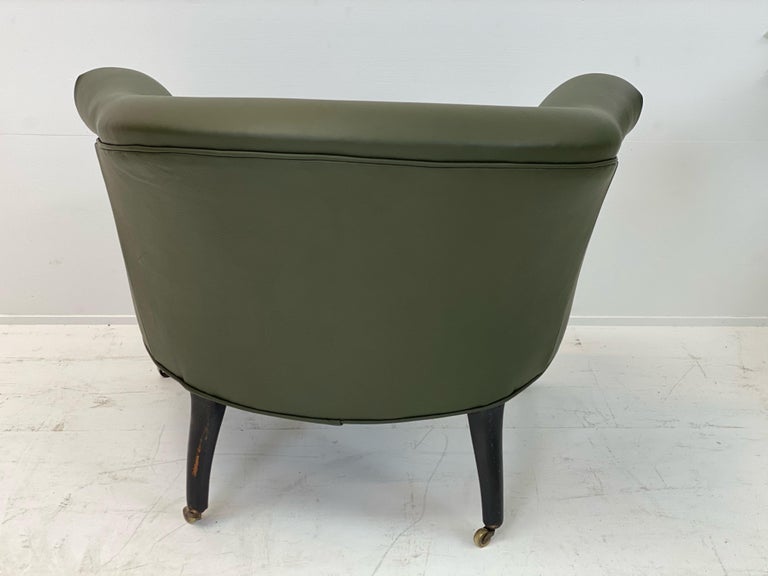 Vintage Green Leather Chair and Pouf For Sale 2