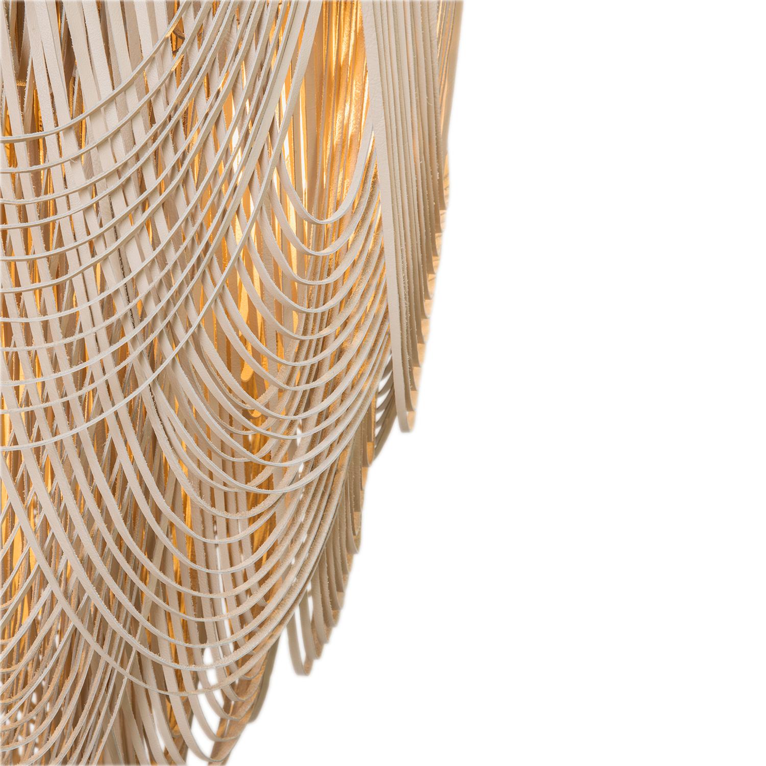 Lustre en cuir avec très grand dessus plat Whisper en cuir pierre crème en vente 1