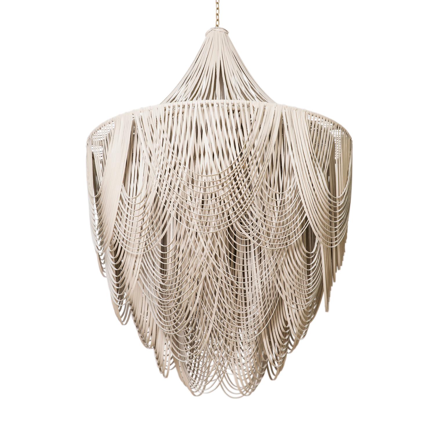 Sud-africain Lustre en cuir - Extra Large Whisper with Crown en cuir pierre crème en vente