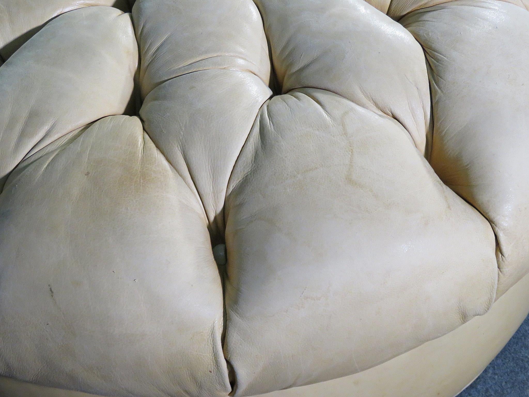 Leather Chesterfield Ottoman In Good Condition In Brooklyn, NY