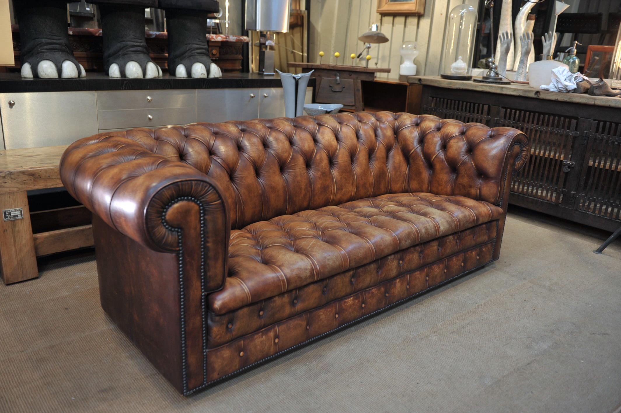 Brown leather Chesterfield sofa printed 