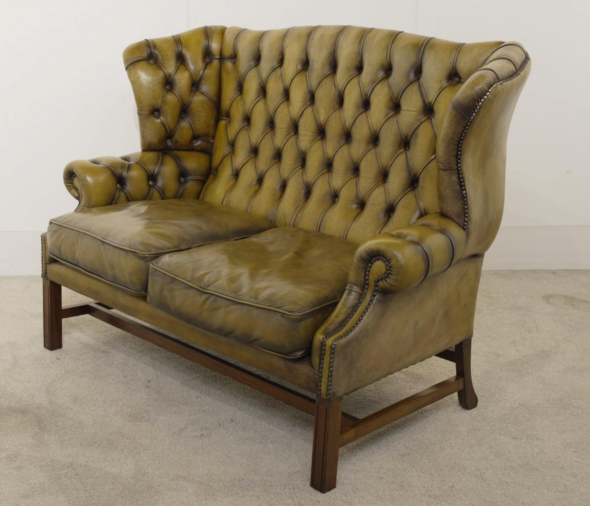 Leather Chesterfield Sofa Double Seater Settee Deep Button In Good Condition In Potters Bar, GB