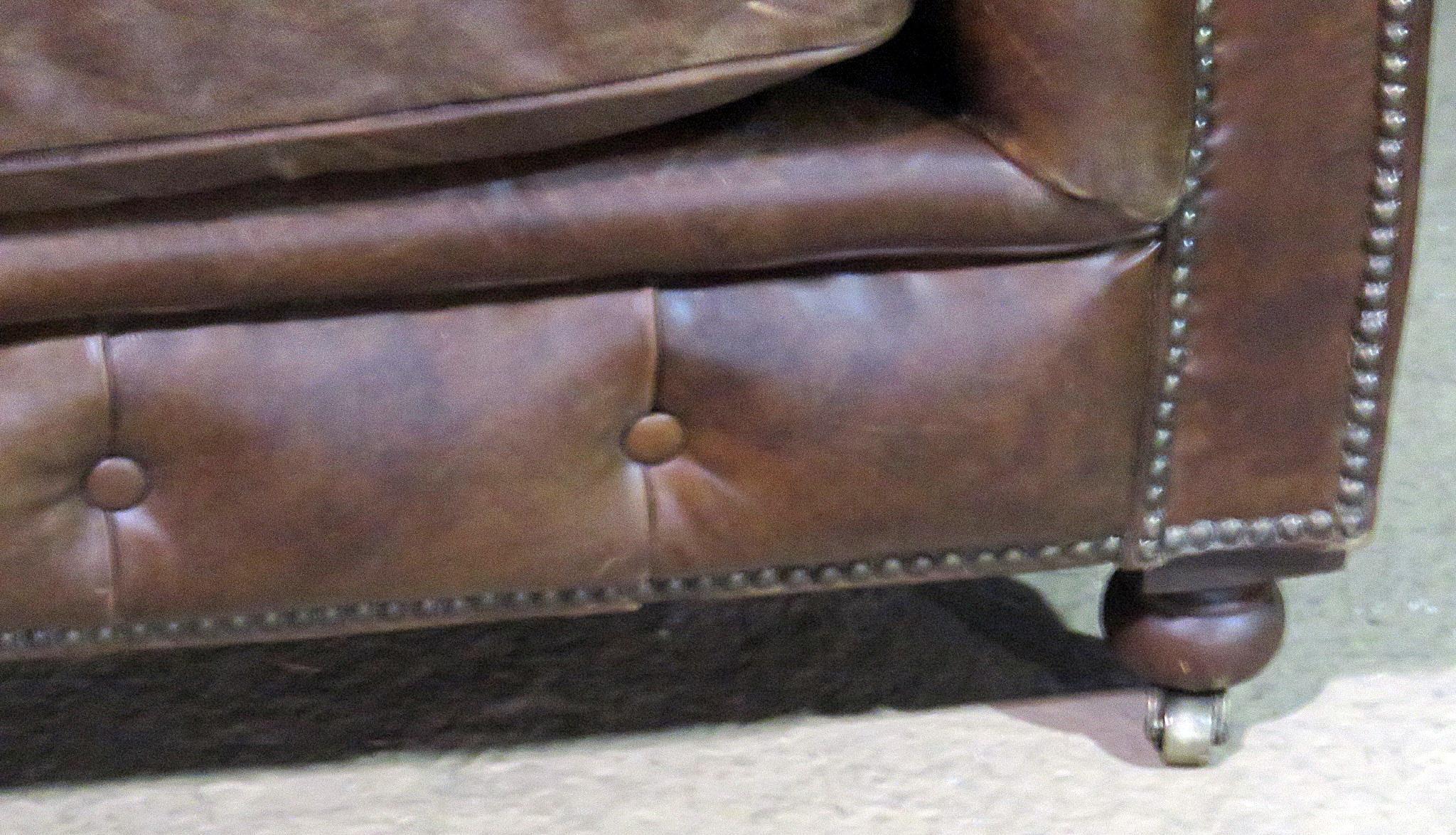Leather Chesterfield Sofa In Good Condition In Swedesboro, NJ