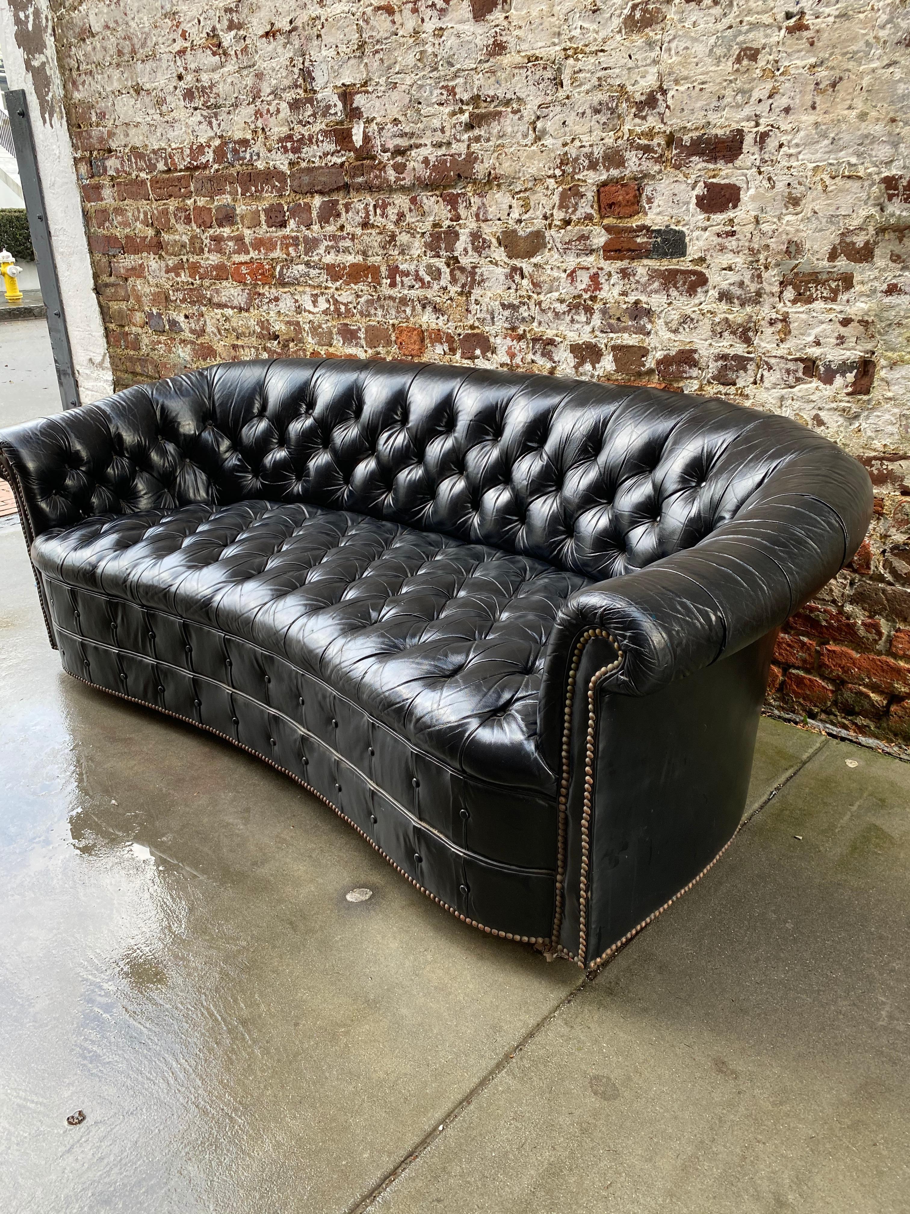 Leather Chesterfield Sofa in Black Leather, Early 20th Century  In Good Condition In Charleston, SC