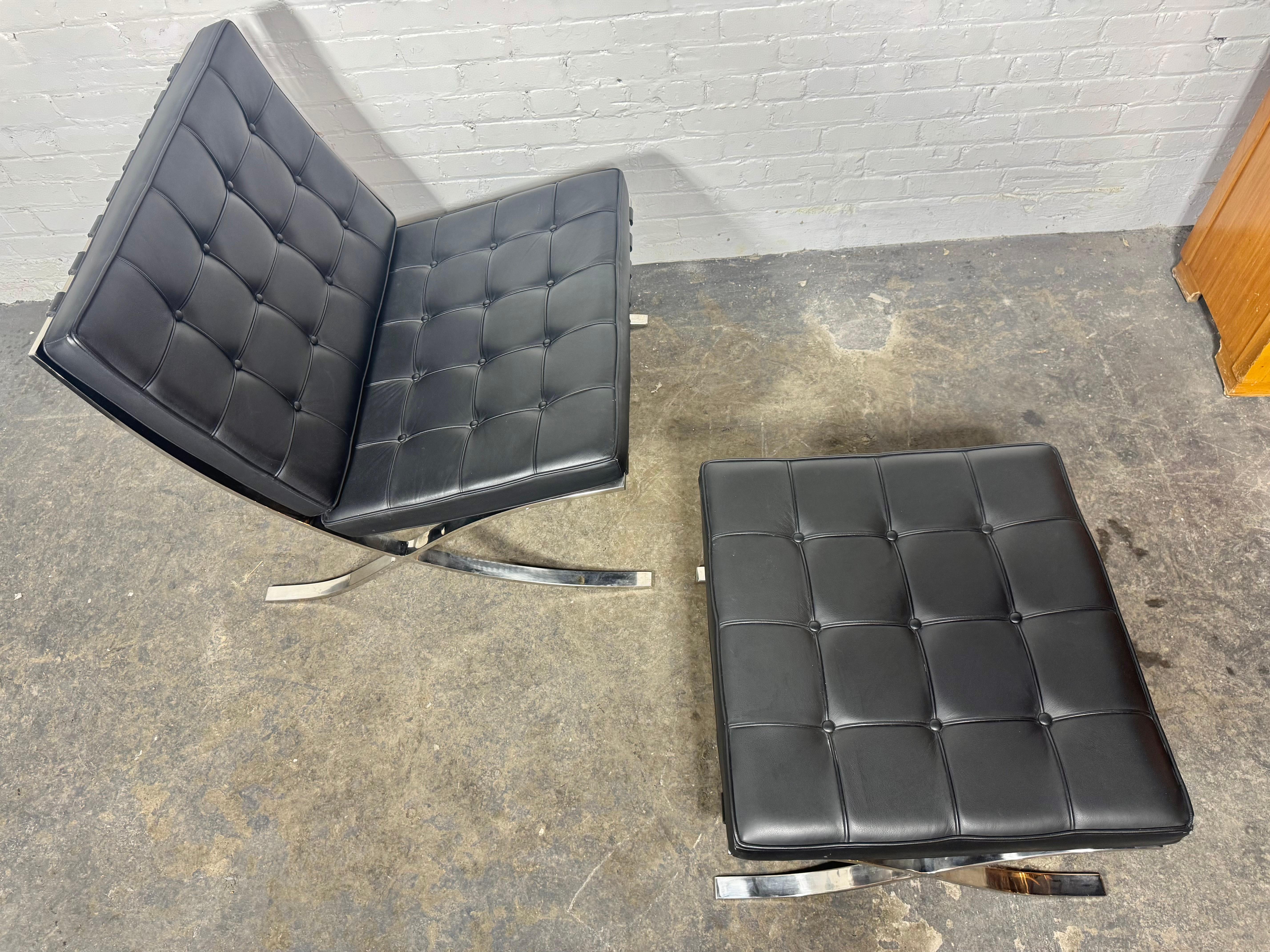 Chaises et poufs Barcelonas d'après Mies Van De Rohe/Italie en vente 4