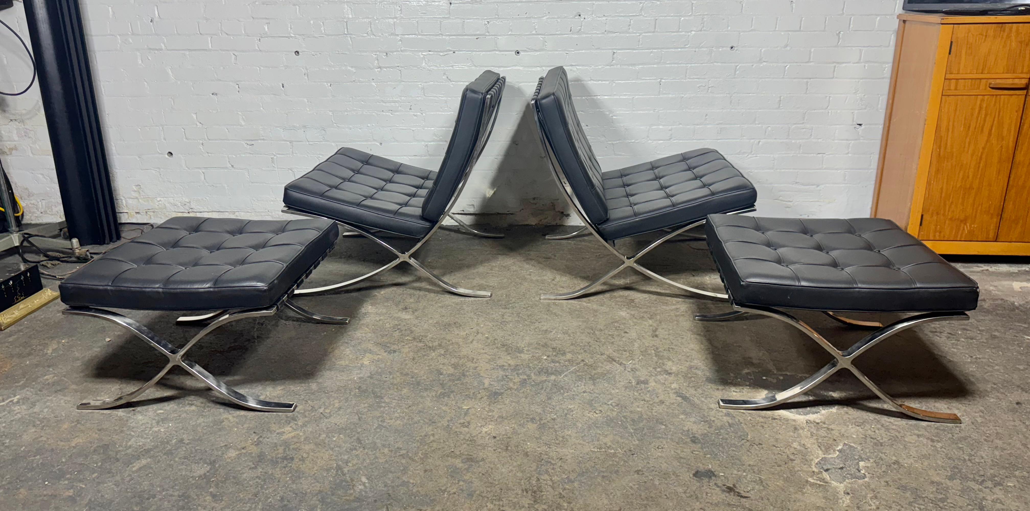 Chaises et poufs Barcelonas d'après Mies Van De Rohe/Italie en vente 10