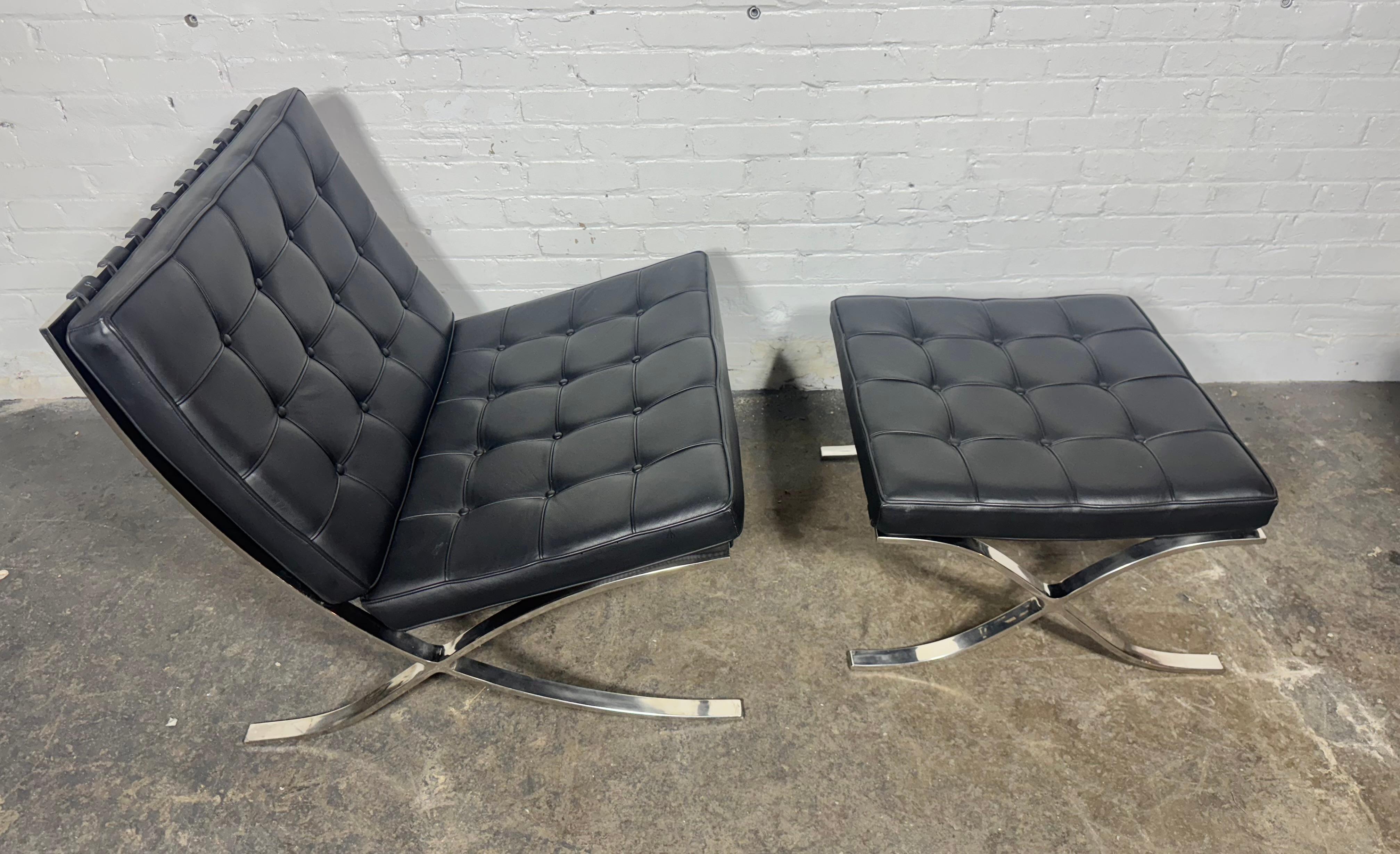 Cuir Chaises et poufs Barcelonas d'après Mies Van De Rohe/Italie en vente