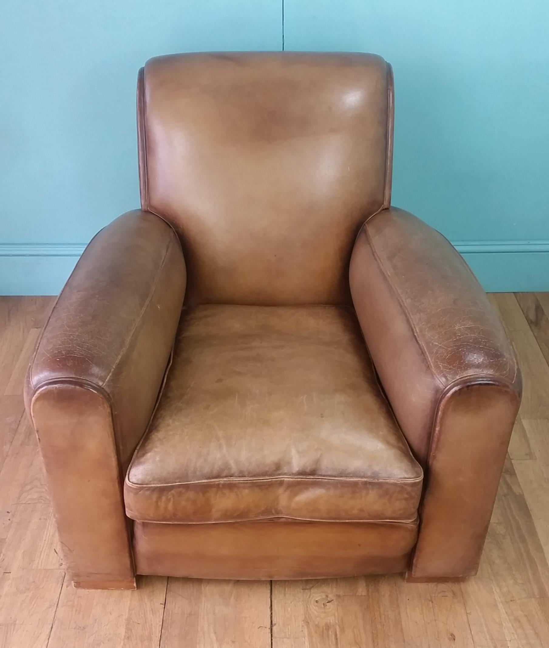 Leather Club Chair In Good Condition For Sale In Lingfield, GB