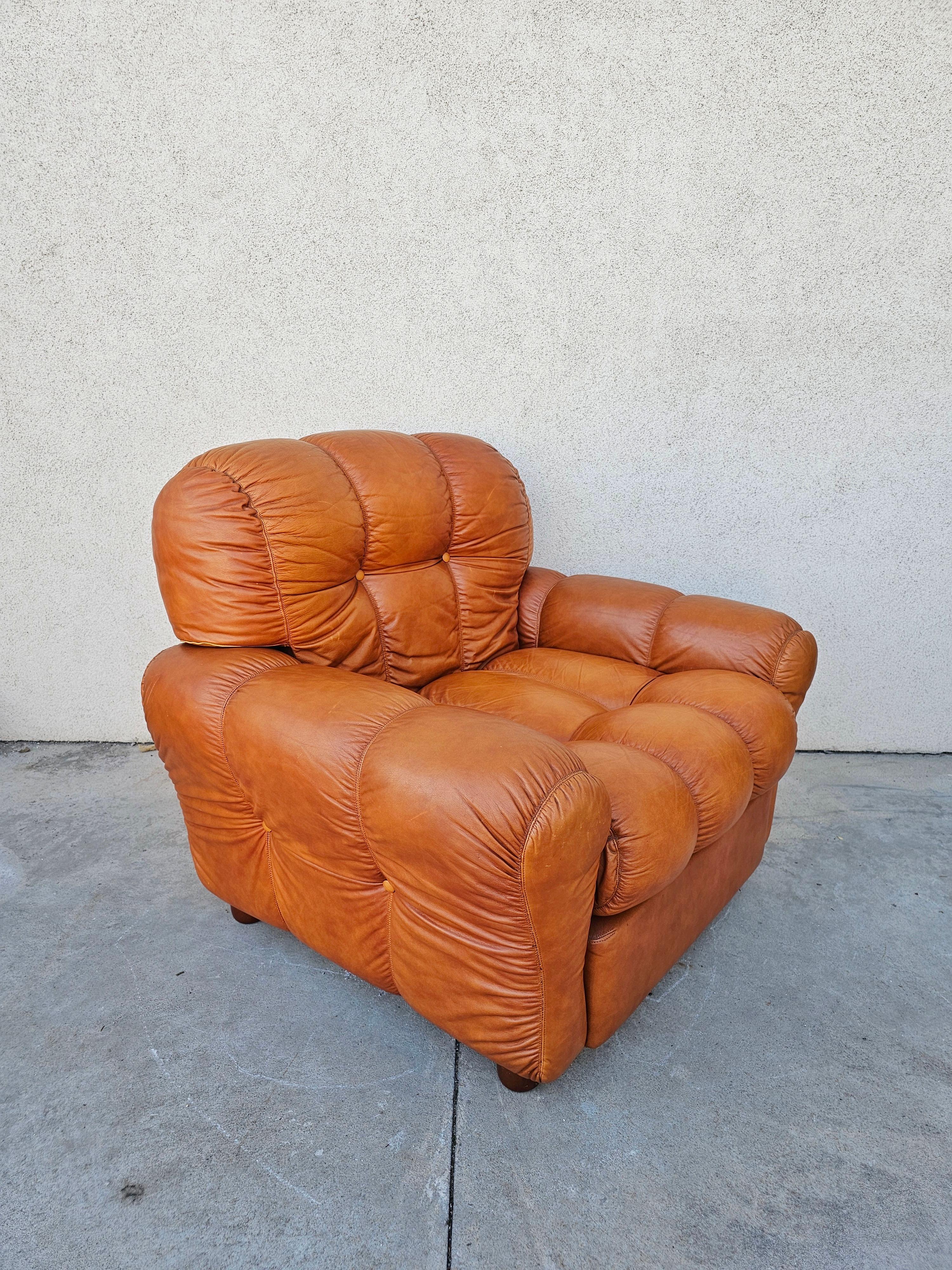 1 of 4 Leather Club Chairs done in cognac leather, Italy 1970s For Sale 5