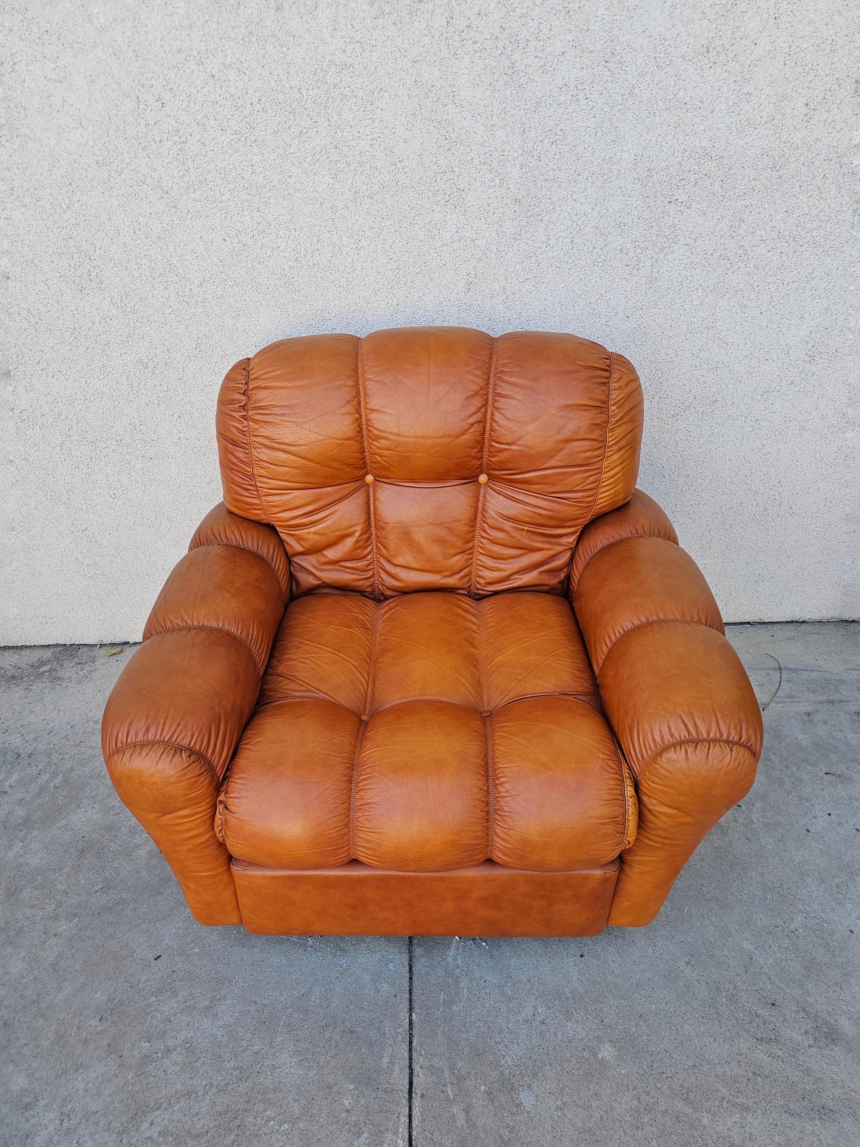 1 of 4 Leather Club Chairs done in cognac leather, Italy 1970s For Sale 8