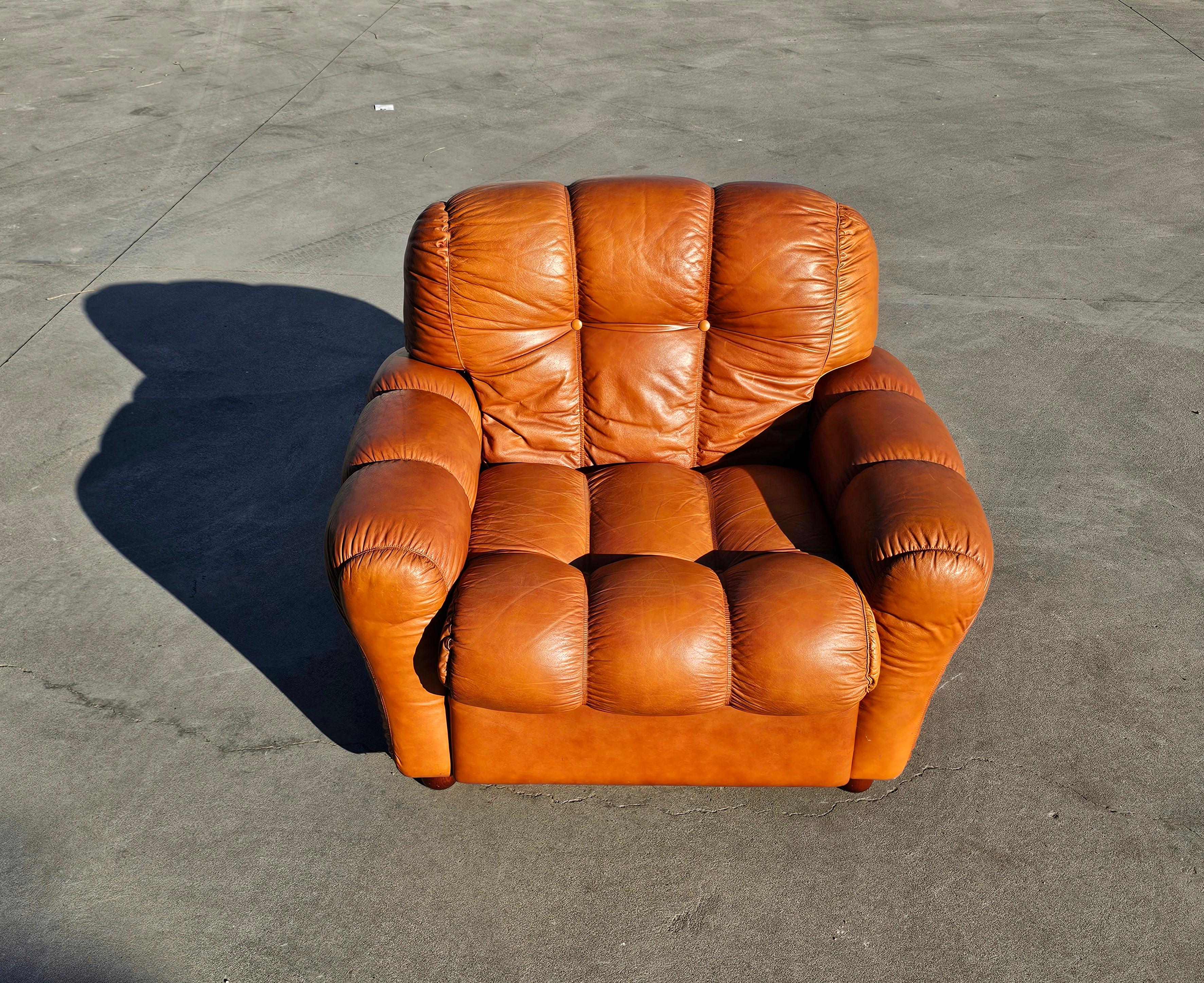 Mid-Century Modern 1 of 4 Leather Club Chairs done in cognac leather, Italy 1970s For Sale