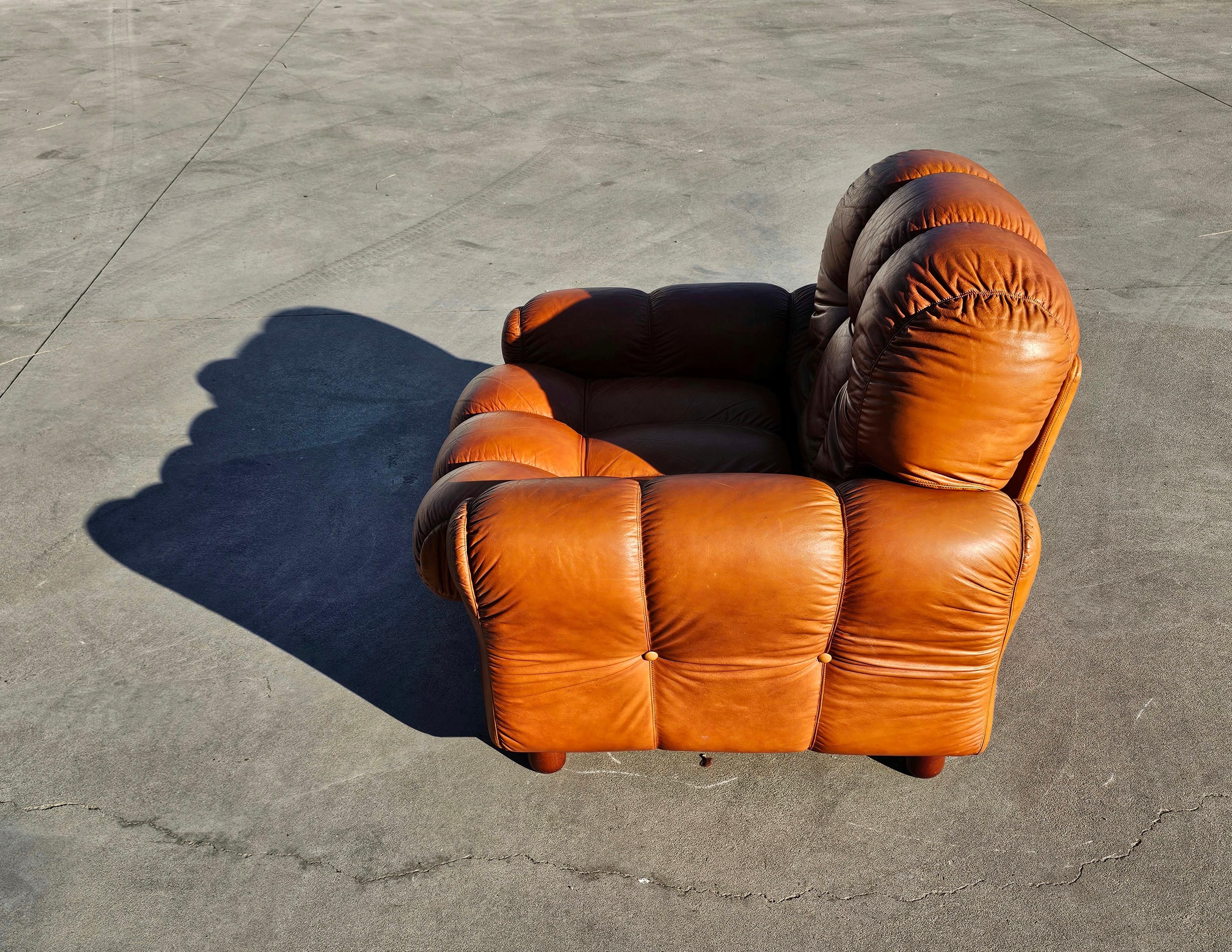 1 of 4 Leather Club Chairs done in cognac leather, Italy 1970s In Good Condition For Sale In Beograd, RS