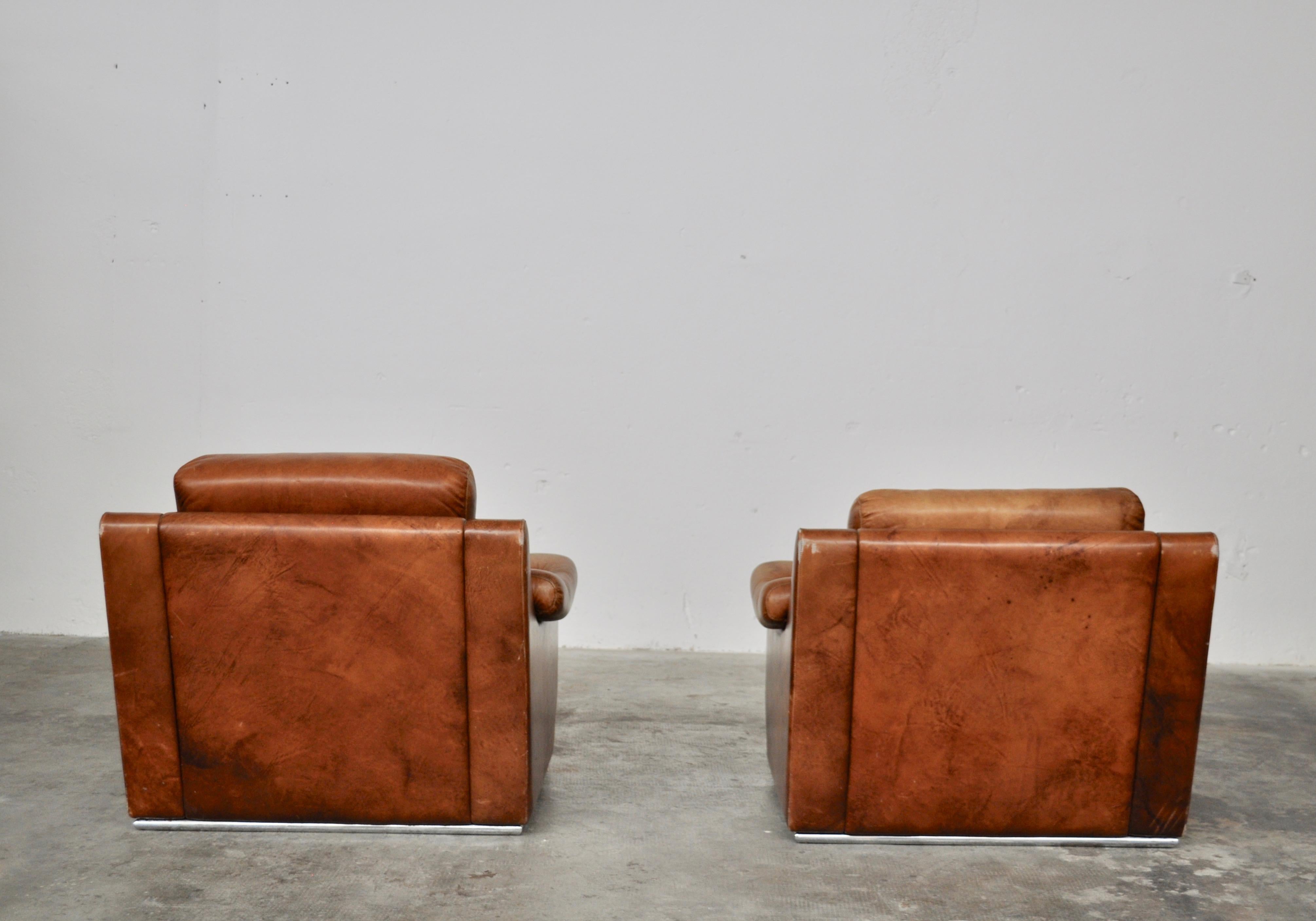 Late 20th Century Leather Club Chairs with Metal Polyshed Base Structure, Italy, 1970s For Sale