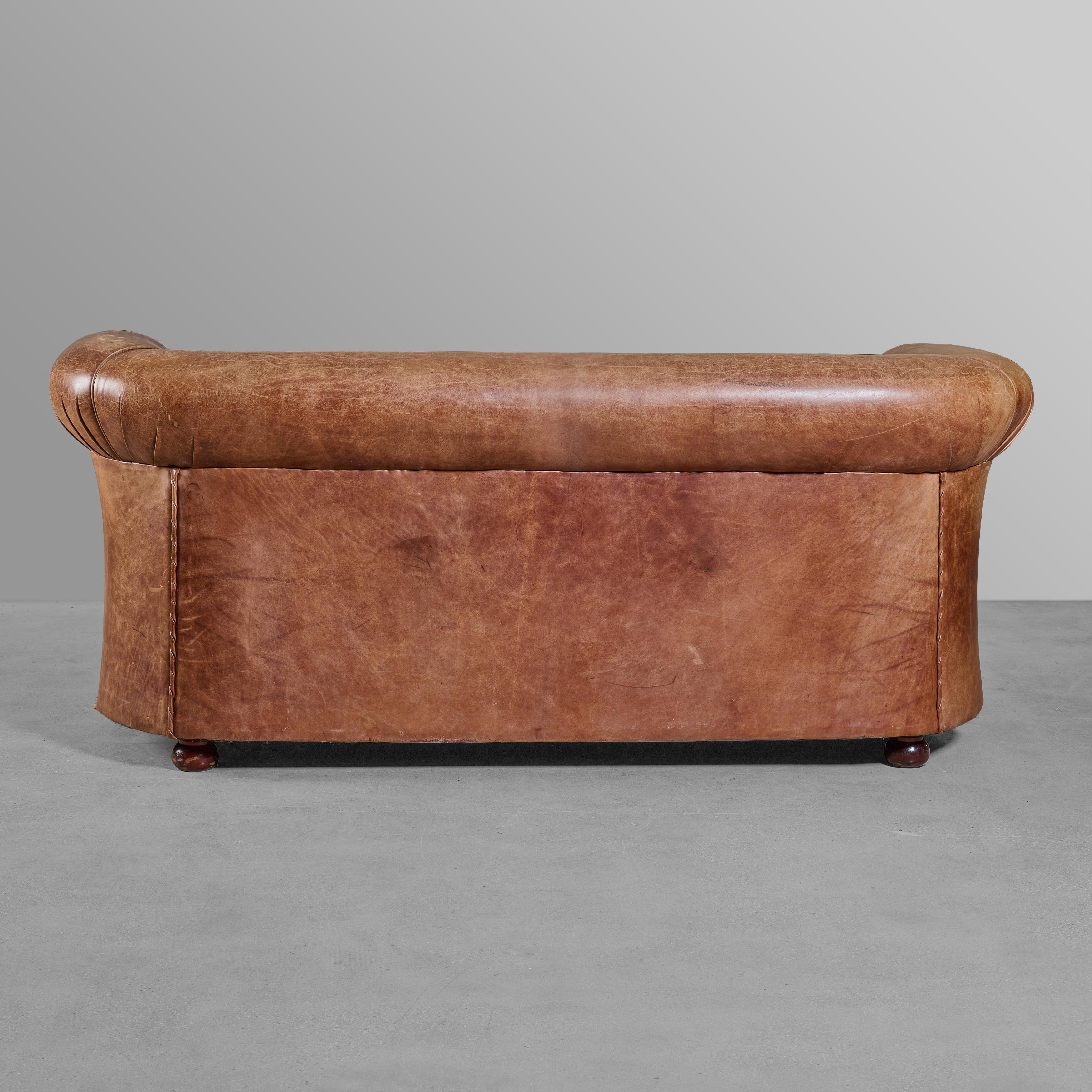 leather club sofa