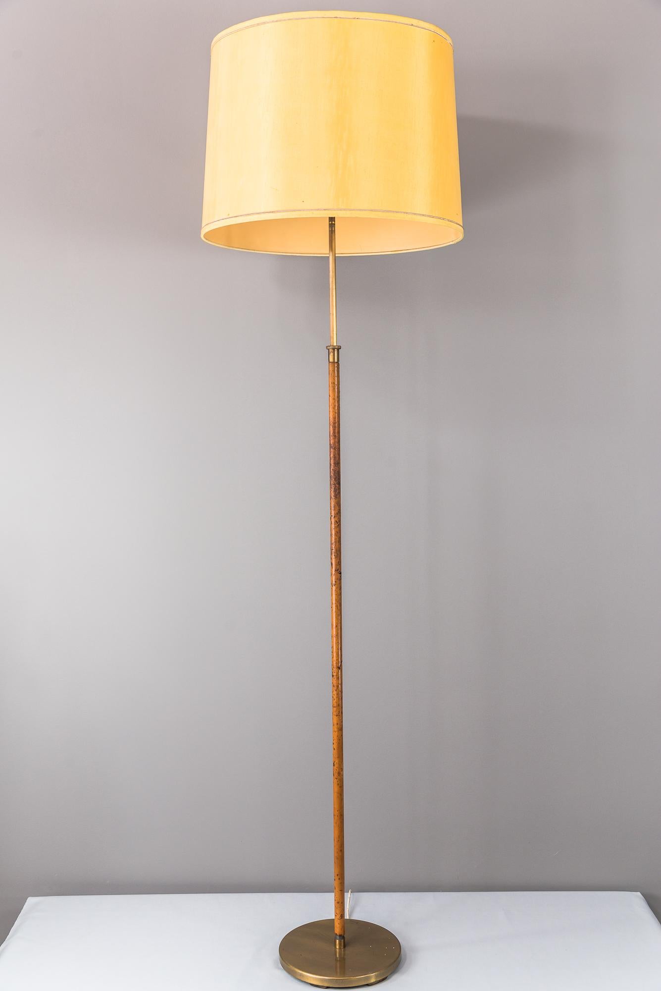 Leather Covered Brass Telescope Floor Lamps by J.T. Kalmar, Austria In Good Condition For Sale In Wien, AT