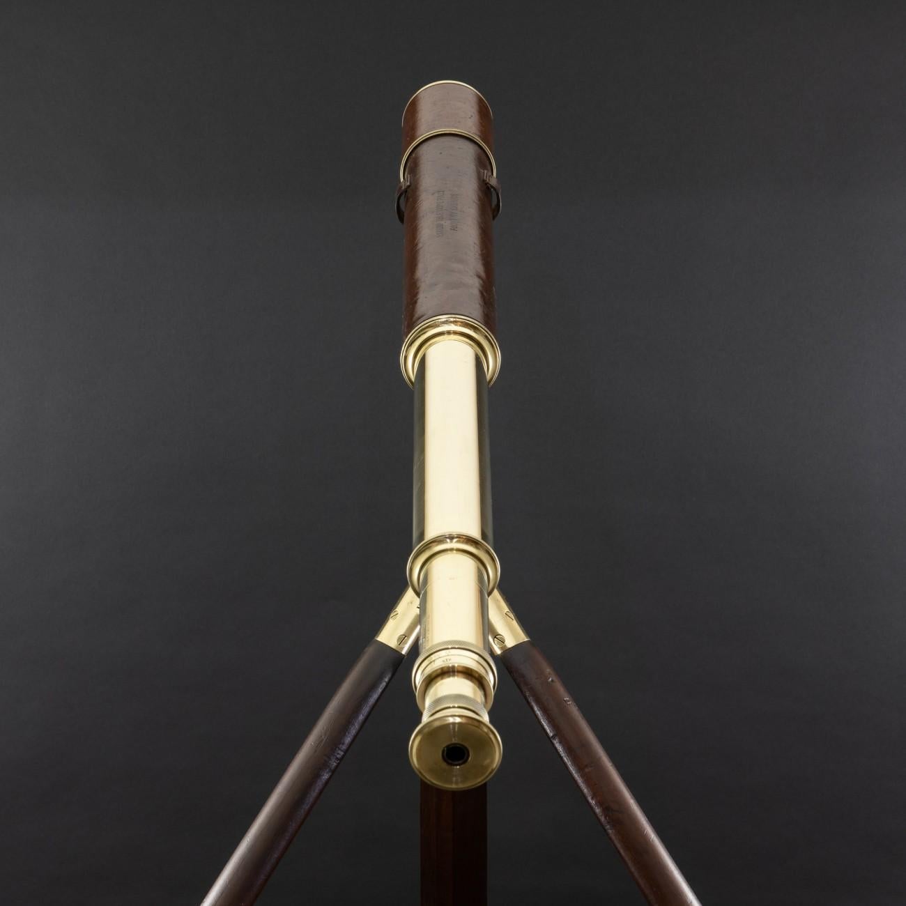Leather Covered Brass Telescope from World War I In Good Condition In London, GB