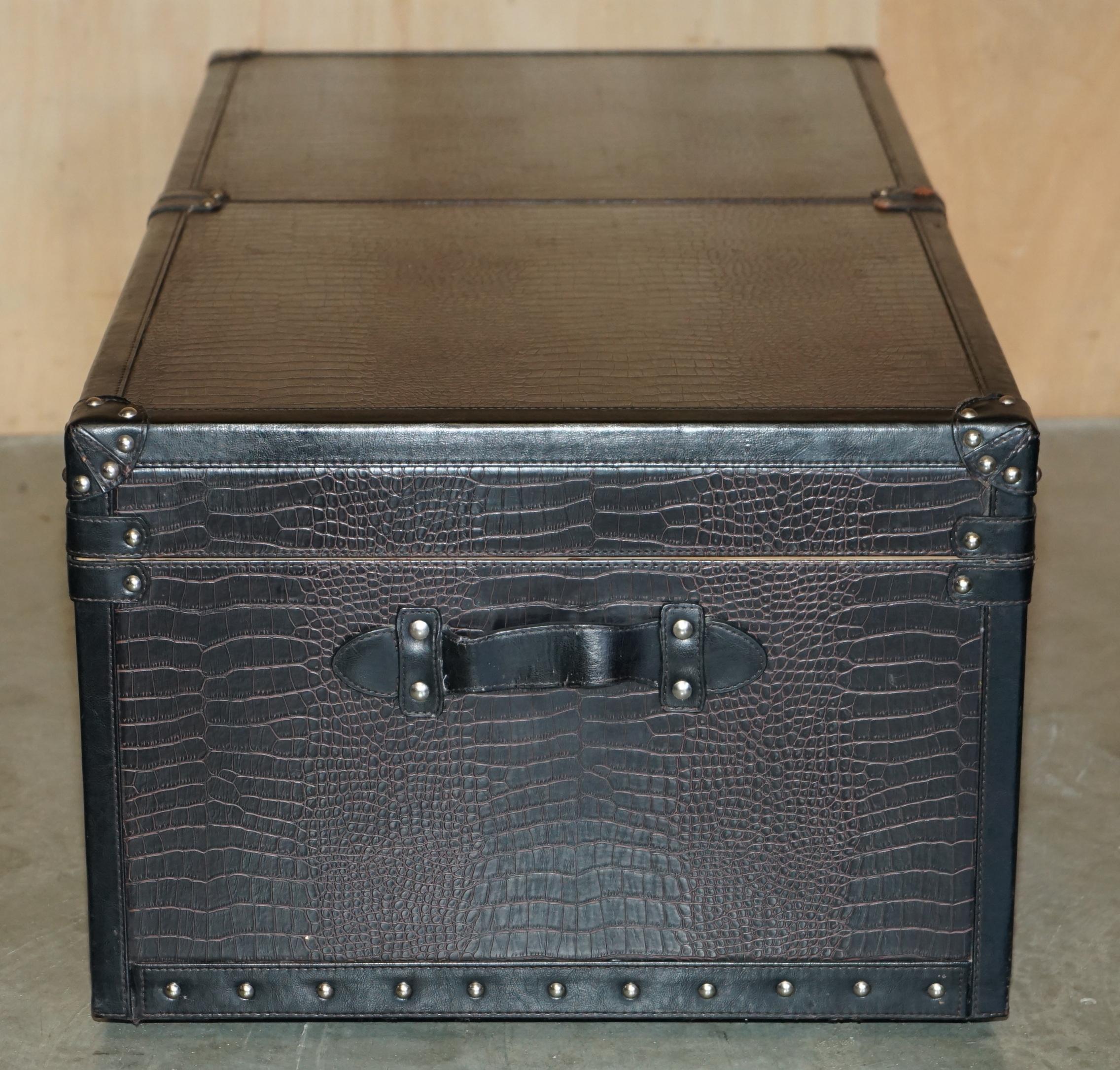 LEATHER CROCODILE ALLiGATOR EMBOSSED ASH WOOD INTERNAL STORAGE COFFEE TABLE For Sale 1