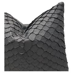 Coussin en cuir, fabriqué avec du cuir de poisson Pirarucu exclusif Noir Taille moyenne