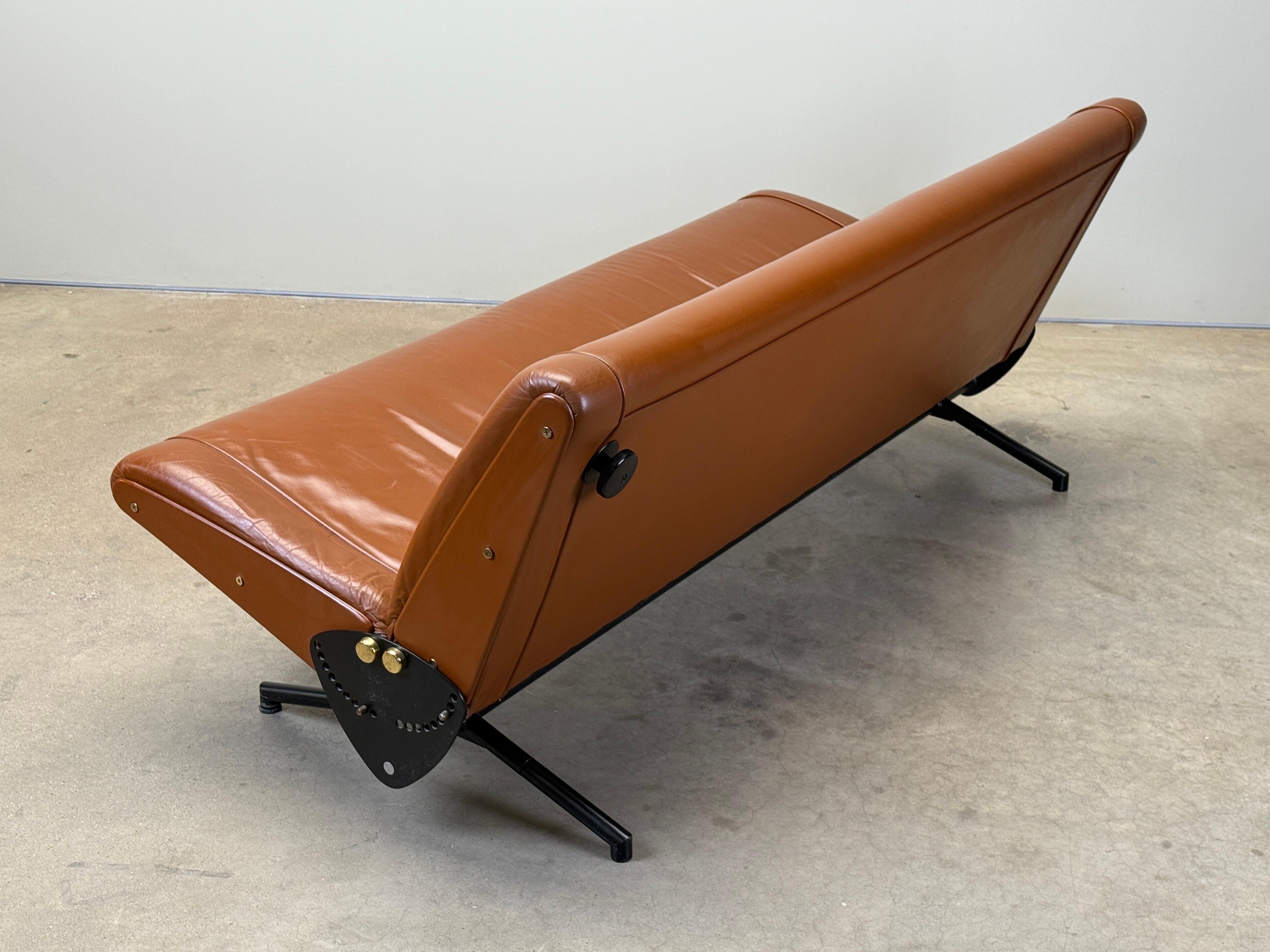 Leather D70 Sofa by Osvaldo Borsani for Tecno For Sale 7