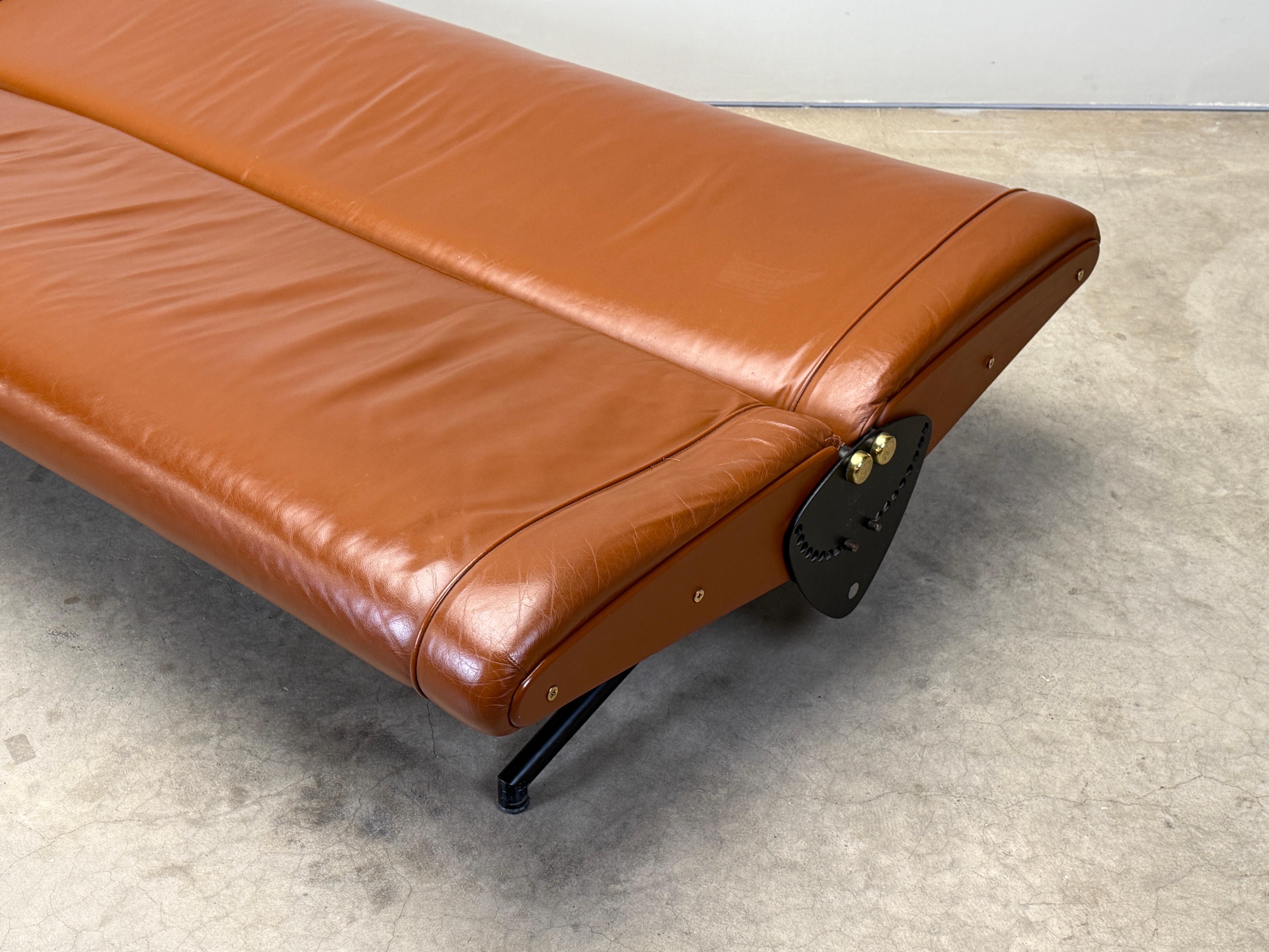 Leather D70 Sofa by Osvaldo Borsani for Tecno For Sale 9