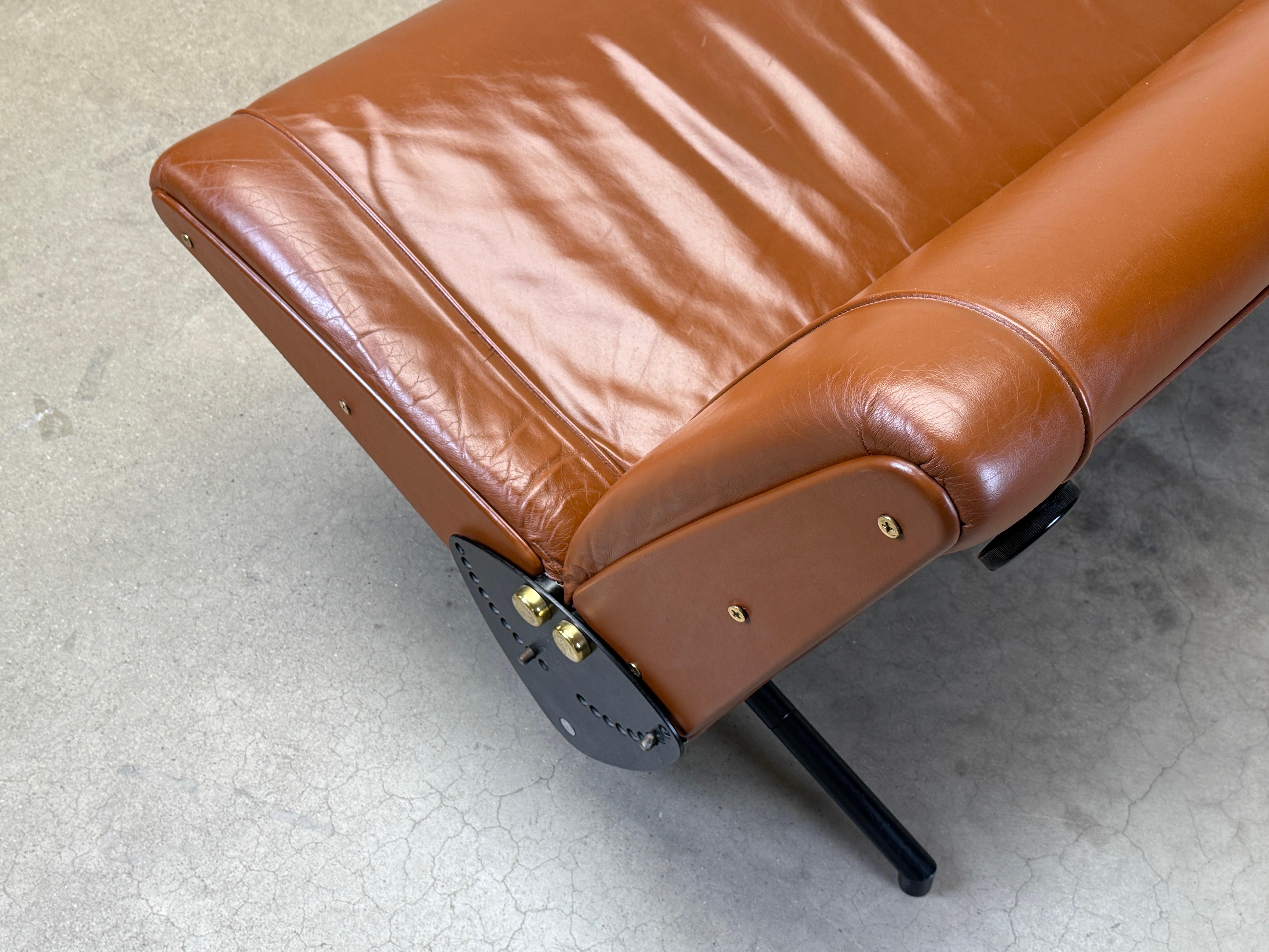 Leather D70 Sofa by Osvaldo Borsani for Tecno For Sale 10