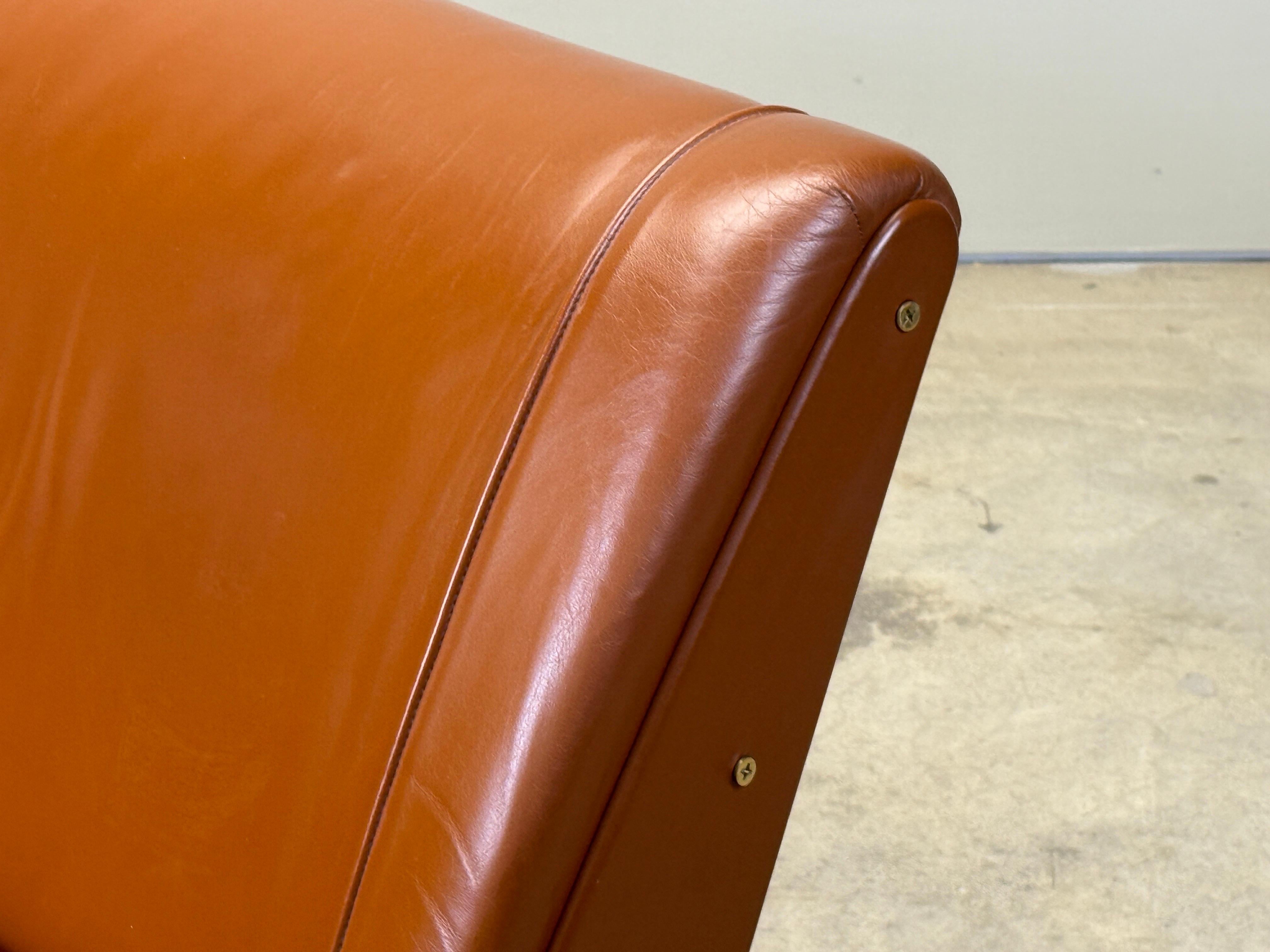 Leather D70 Sofa by Osvaldo Borsani for Tecno For Sale 13