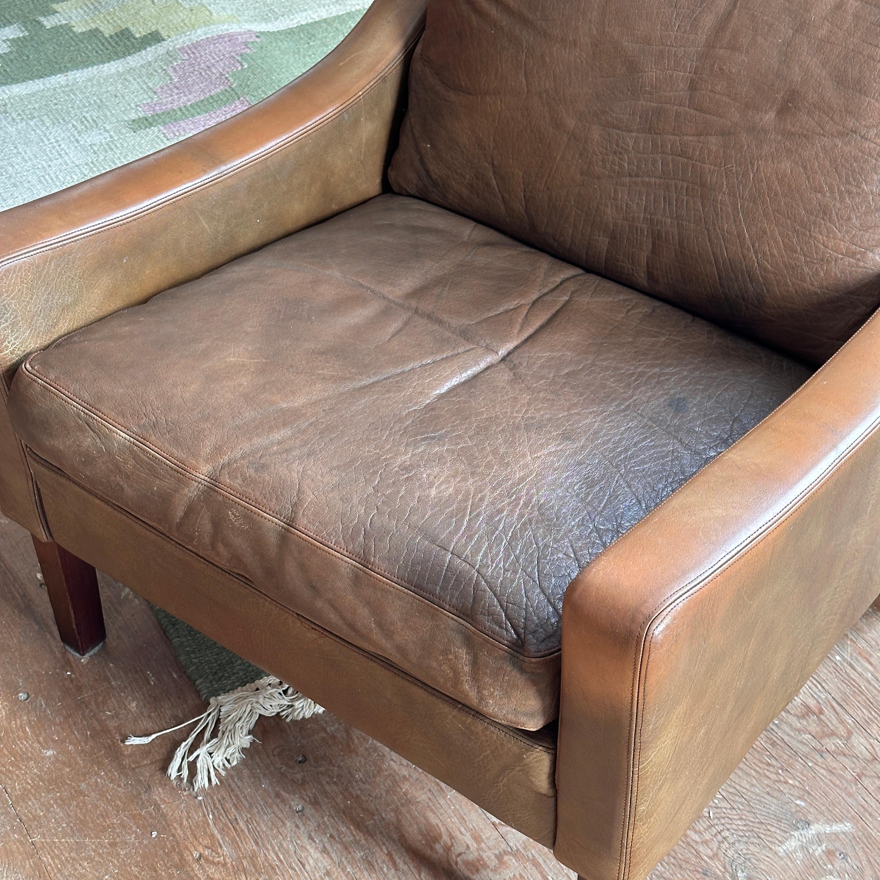 Chaise longue danoise à dossier bas en cuir attribuée à Børge Mogensen Bon état - En vente à Puslinch, ON