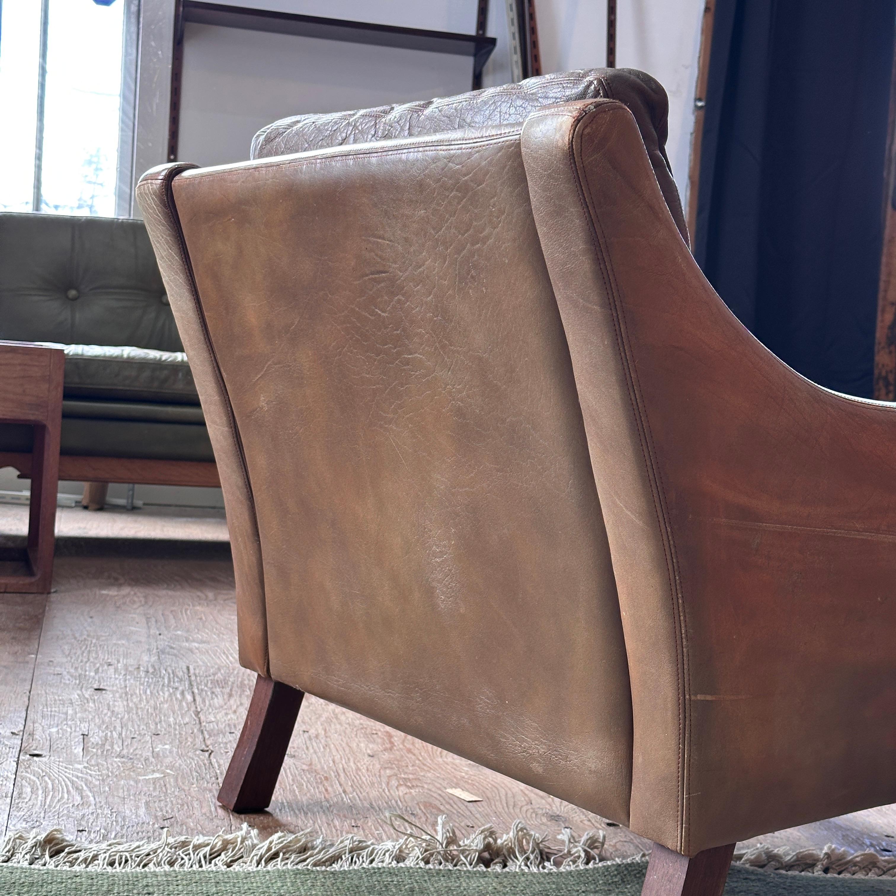 Chaise longue danoise à dossier bas en cuir attribuée à Børge Mogensen en vente 1
