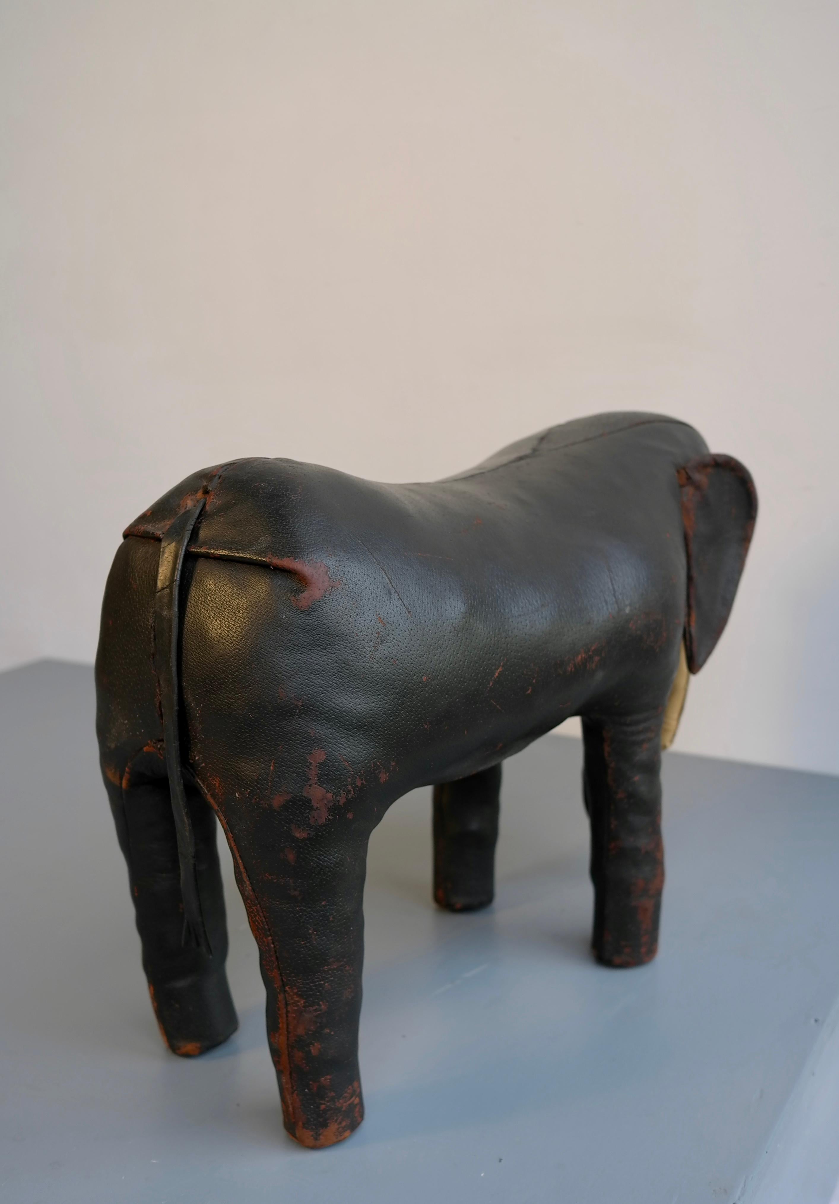 Mid-Century Modern Éléphant en cuir marron foncé de Dimitro Omersa pour Abercrombie & Fitch, Royaume-Uni, années 1960