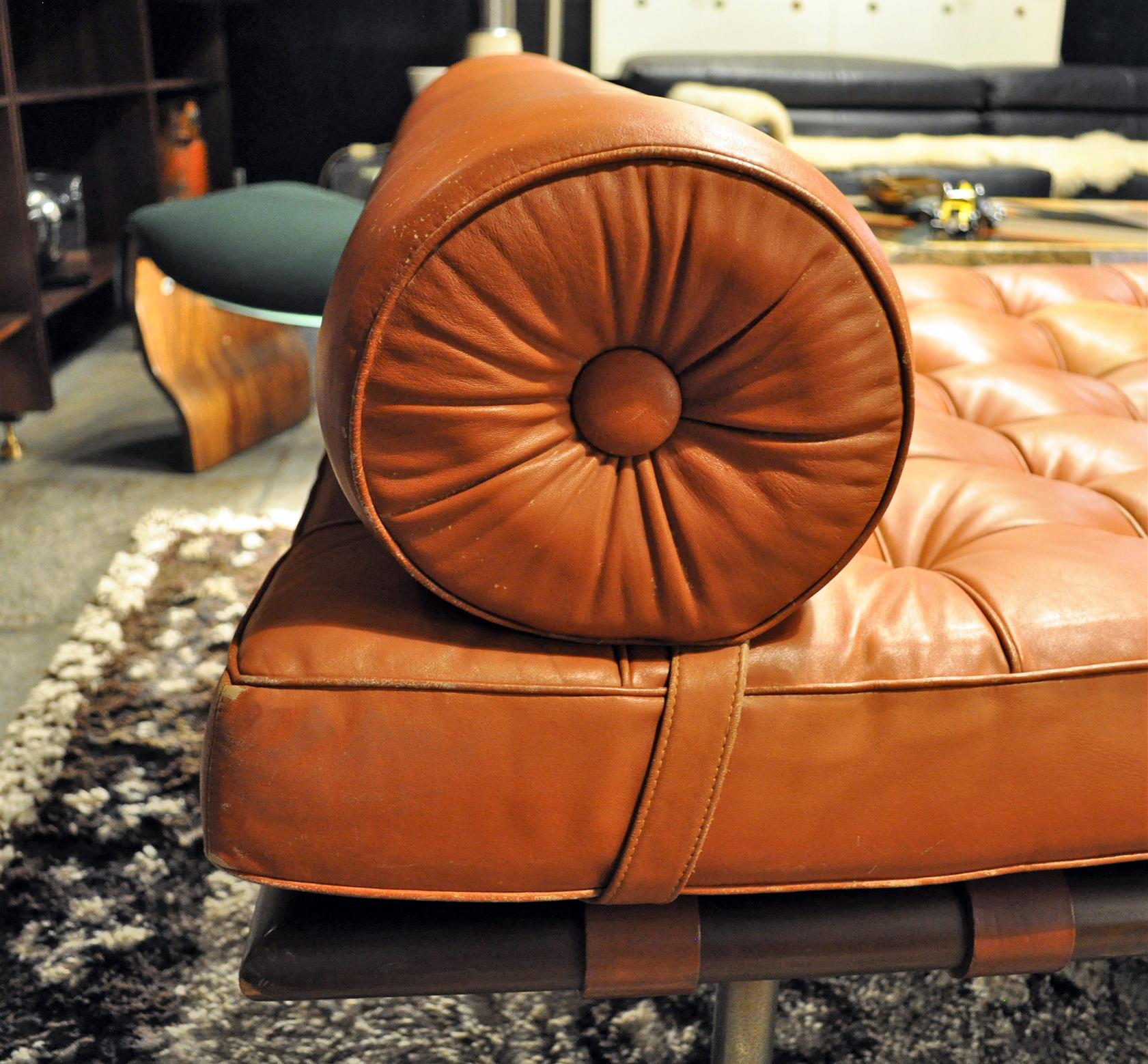 Mid-20th Century Leather Daybed by Mies Van Der Rohe for Knoll International, 1970s For Sale