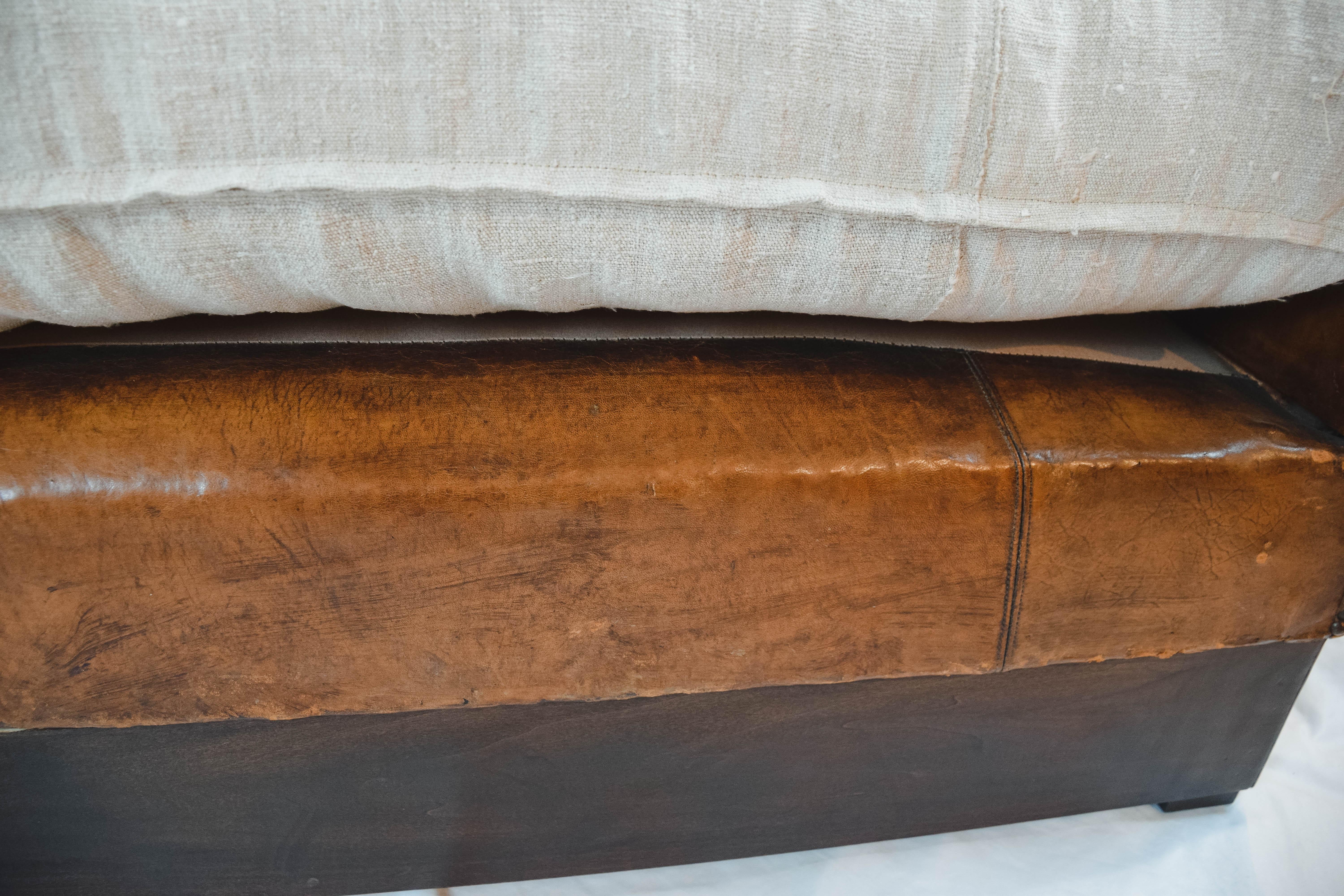 Leather Daybed with Linen Cushion 6