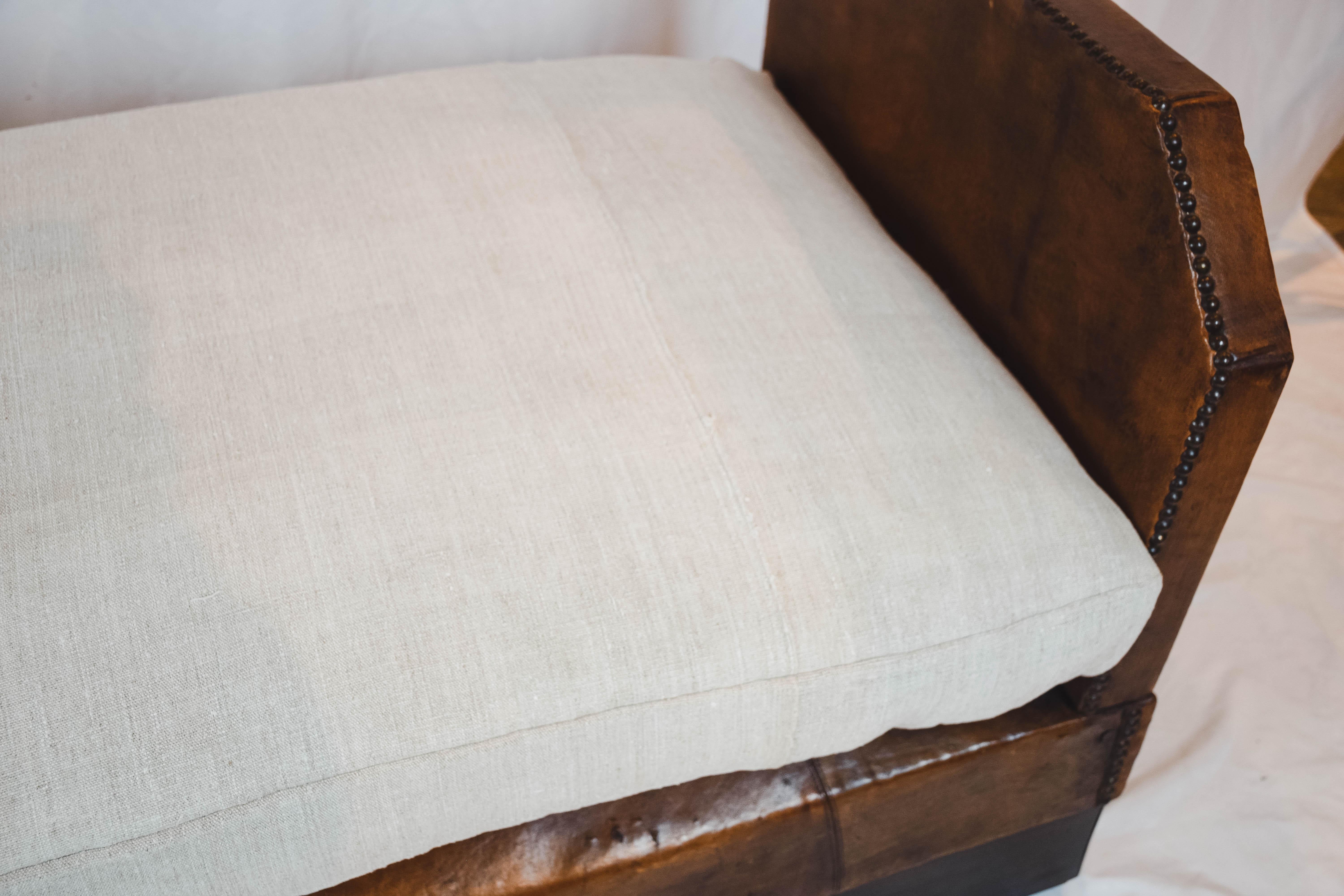 Leather Daybed with Linen Cushion In Good Condition In Houston, TX