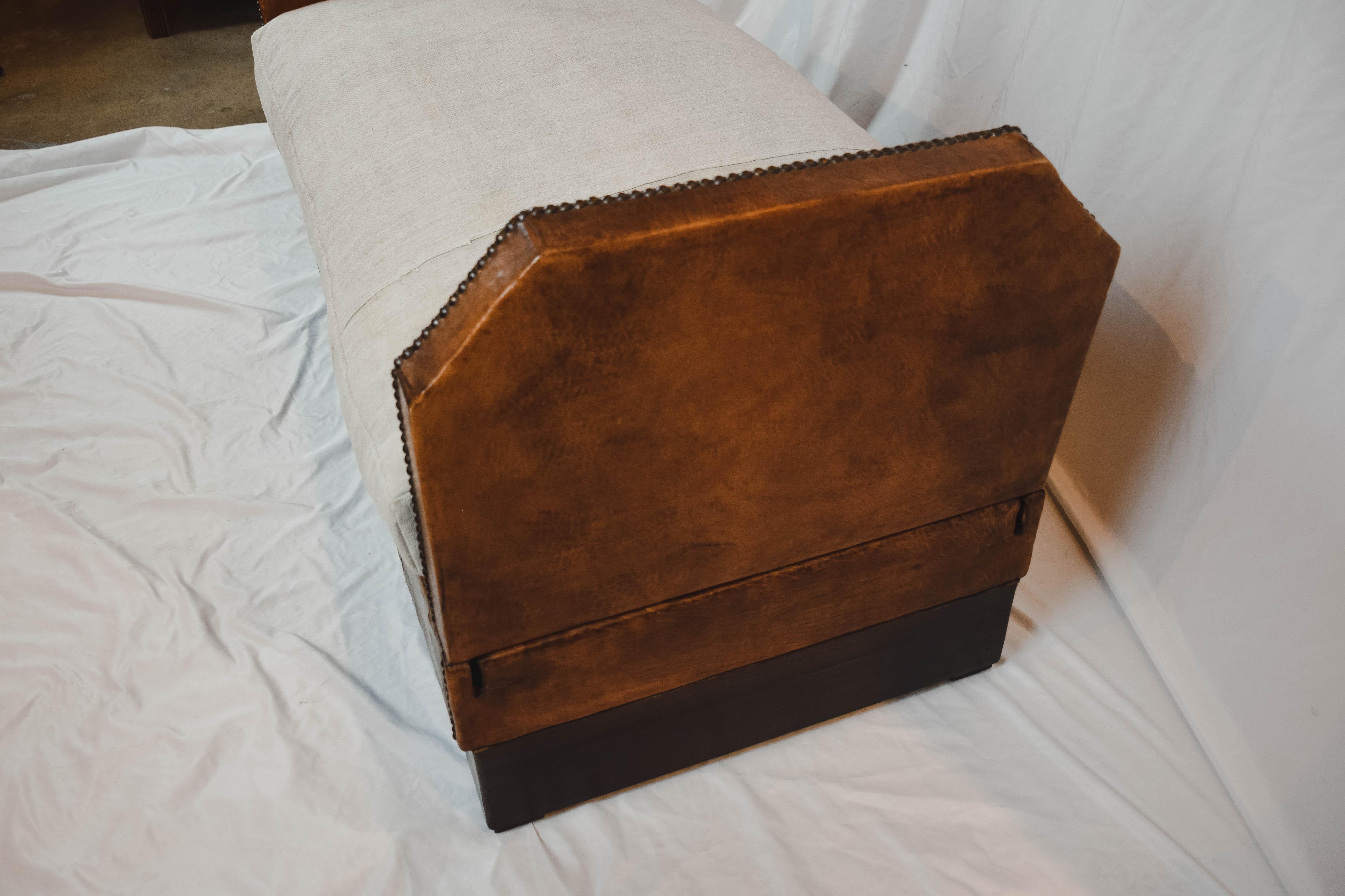 Leather Daybed with Linen Cushion 1