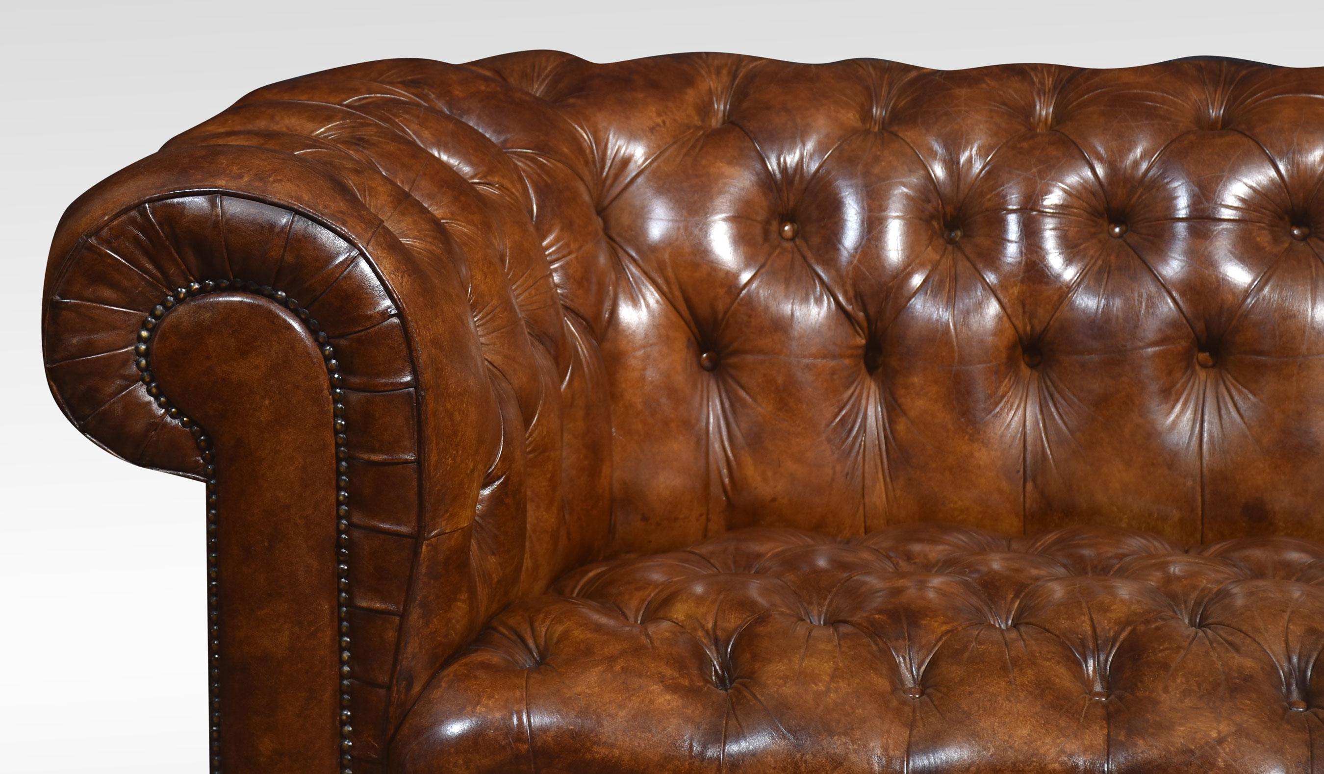 Leather deep buttoned chesterfield For Sale 2