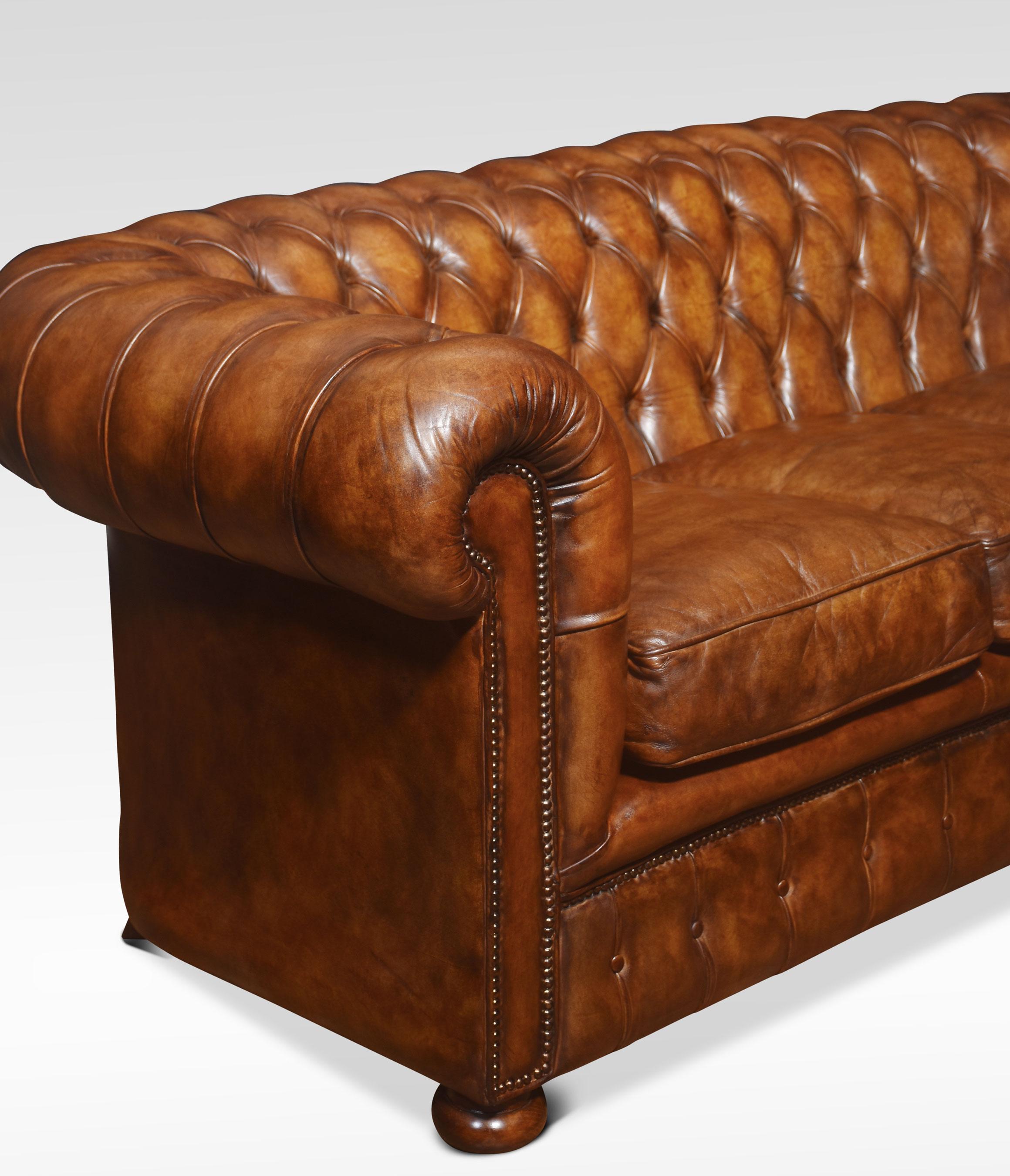 Leather deep buttoned chesterfield 3