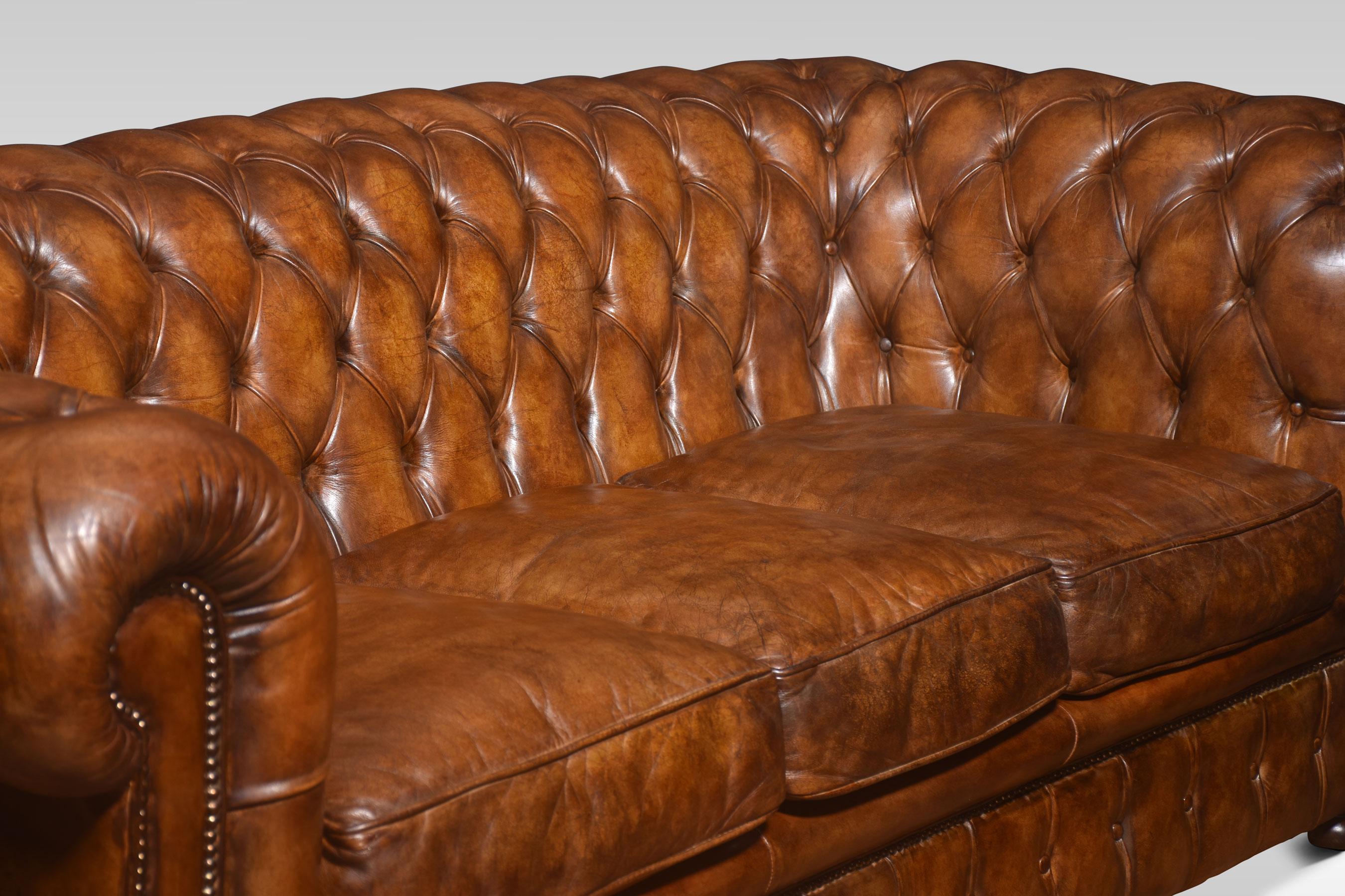 Leather deep buttoned chesterfield 4