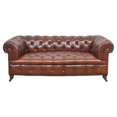 Chesterfield abotonado de cuero