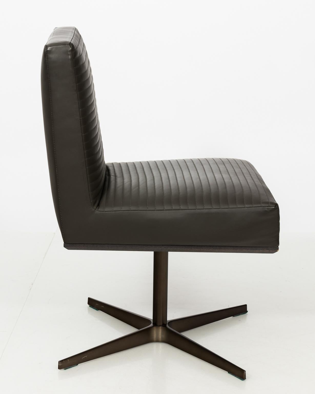 Leather Desk Chair im Zustand „Gut“ im Angebot in Stamford, CT