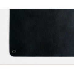 Petit tapis de bureau en cuir noir par Henry Wilson