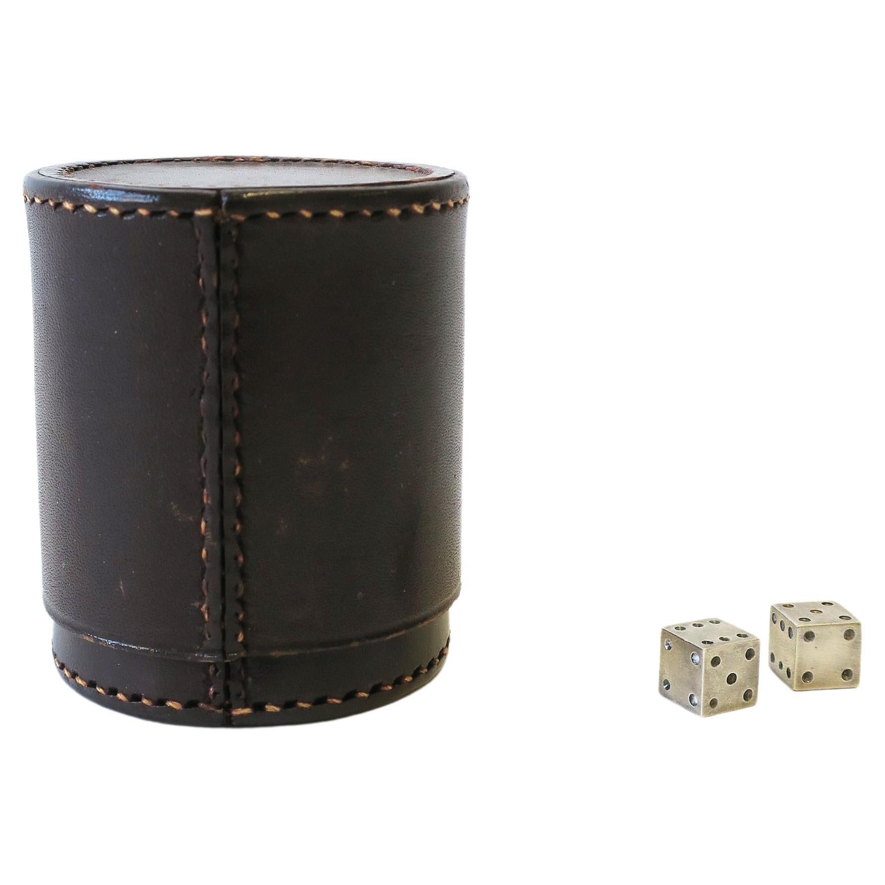 Leather Dice Shaker and Dice Set for Games For Sale