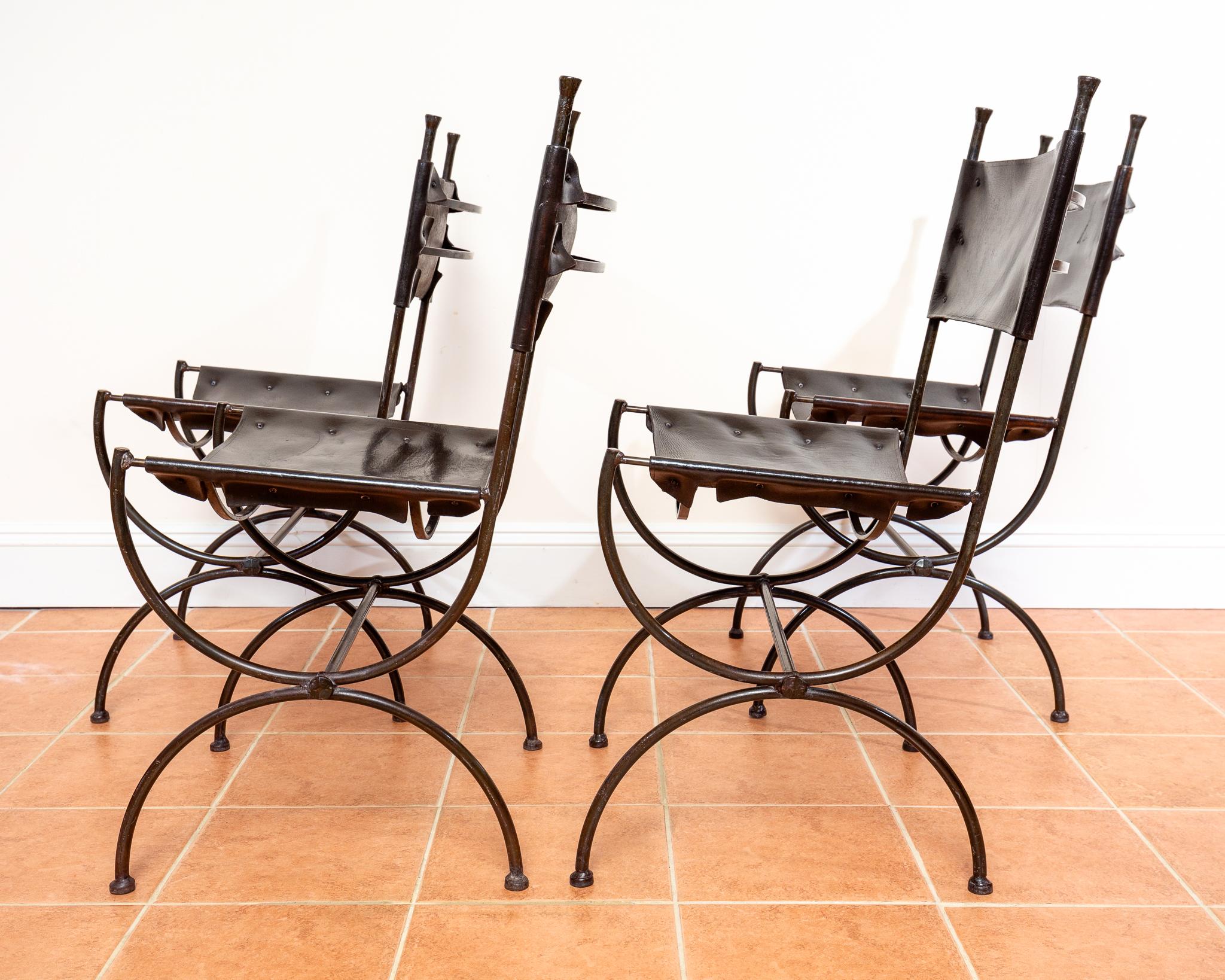 Chaises de salle à manger en cuir Fer forgé Set of 4 Vintage Spanish Curule Savonarola en vente 2